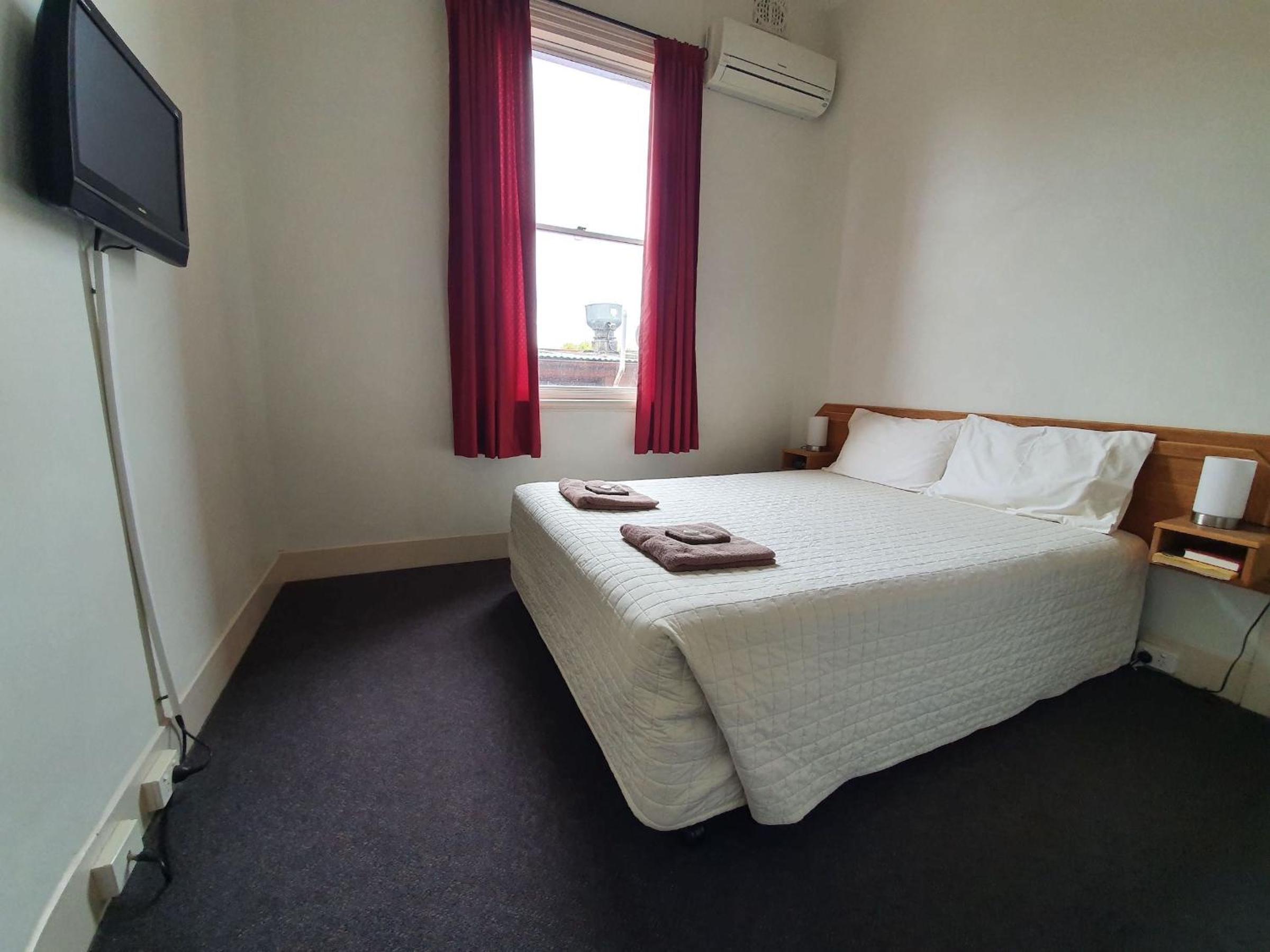 Triple Room with Private Bathroom photo 2