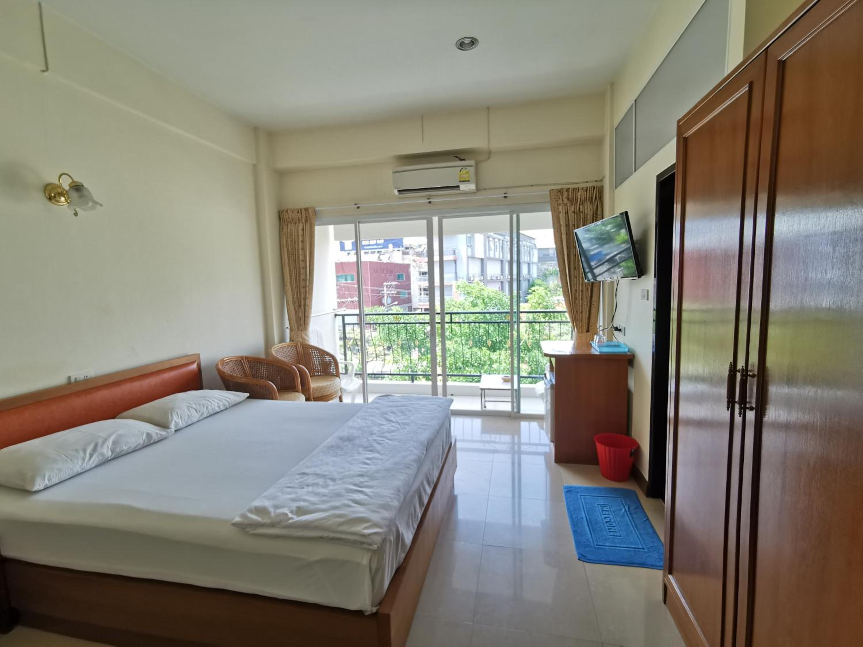 Standard Double Room - Photo 7