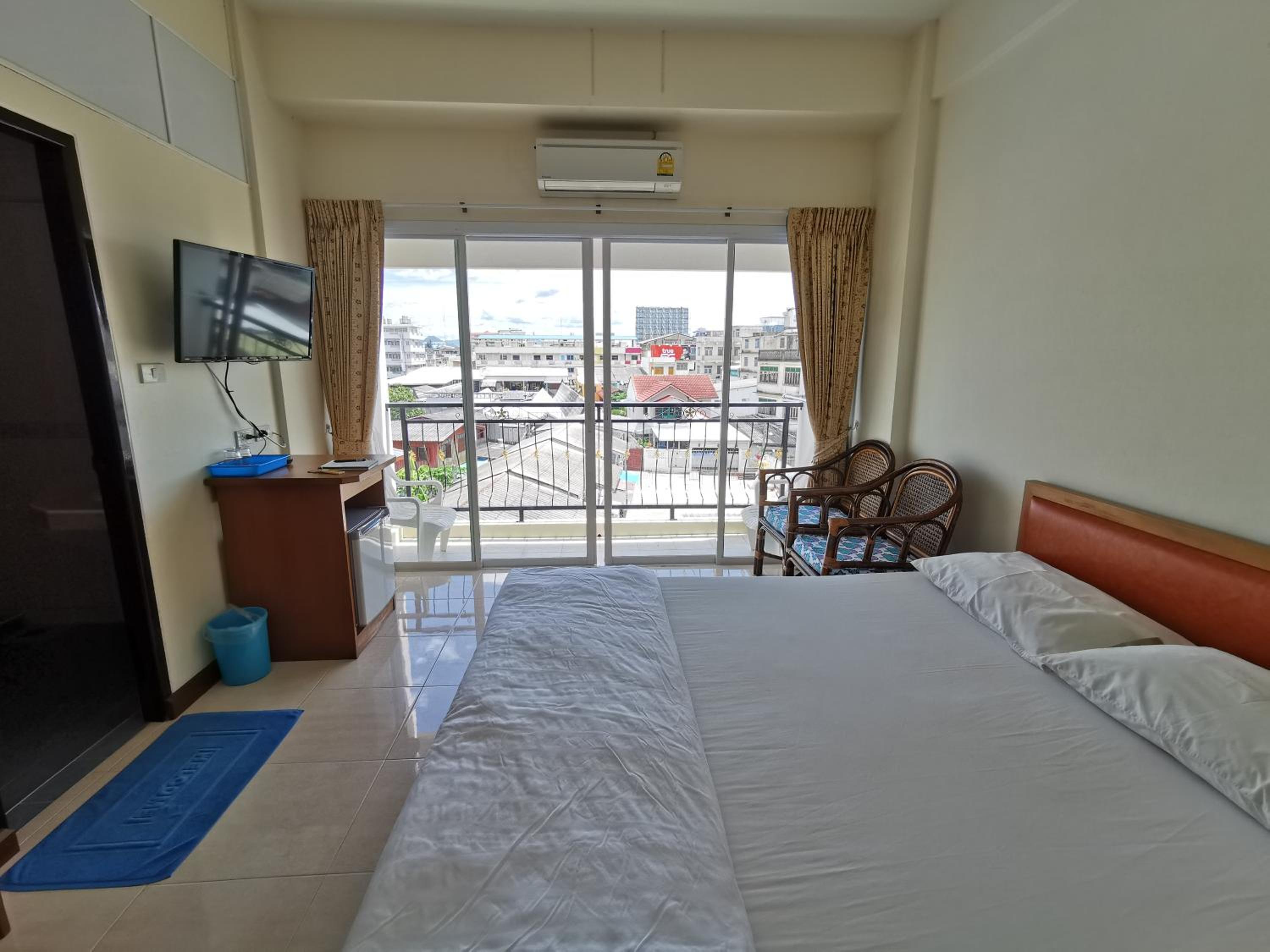 Standard Double Room - Photo 10