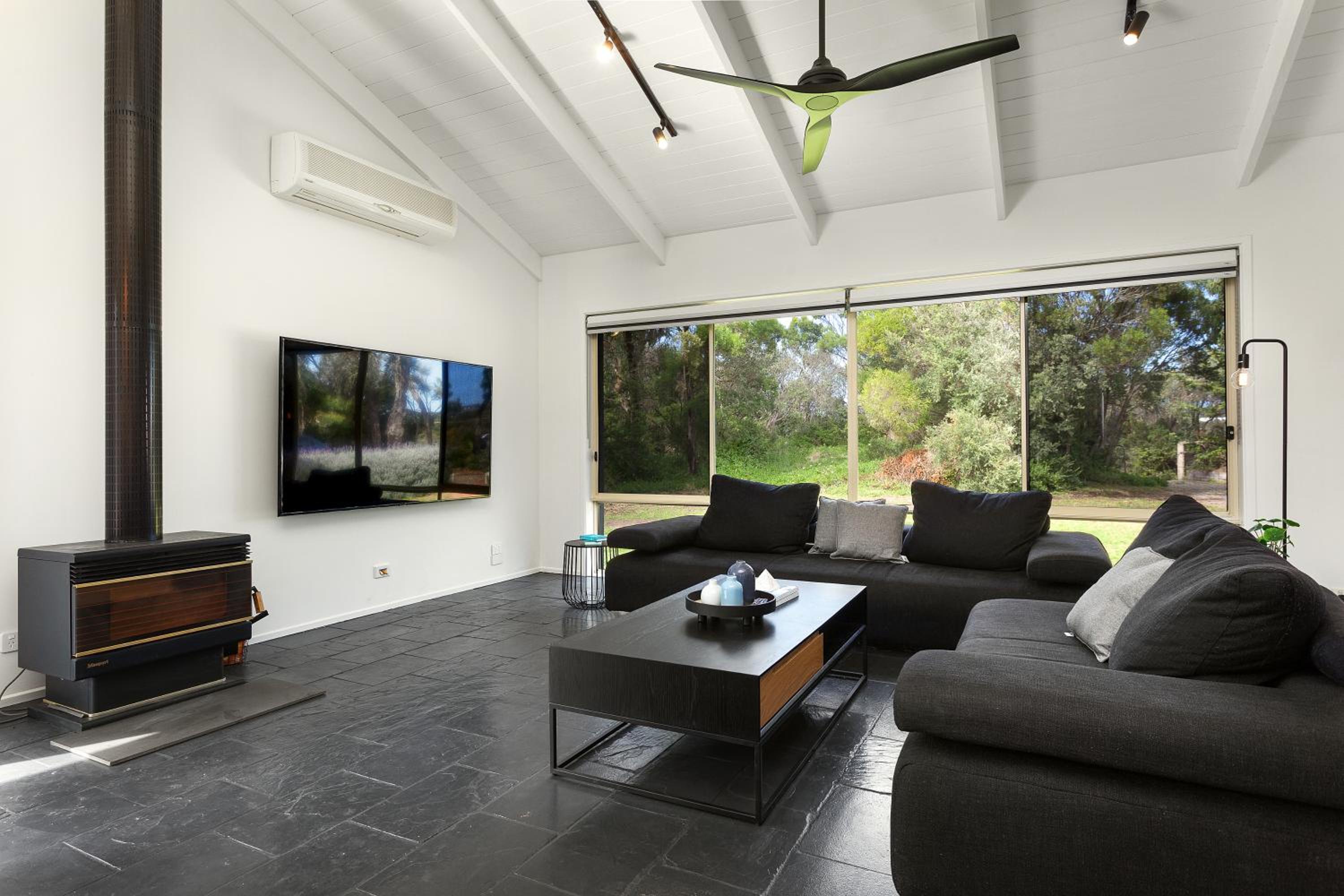 Four-Bedroom House photo 2