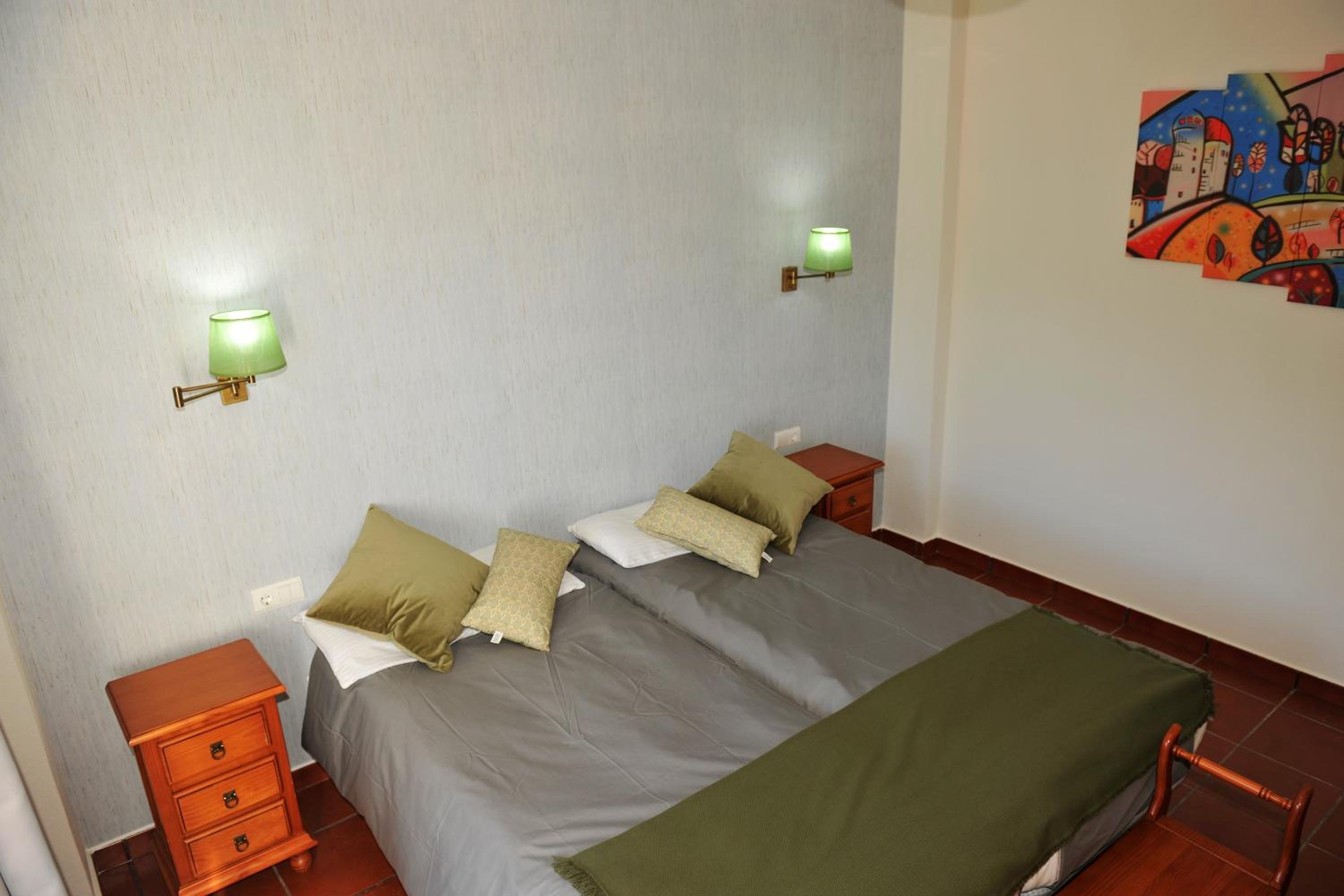 Twin Room - Photo 4