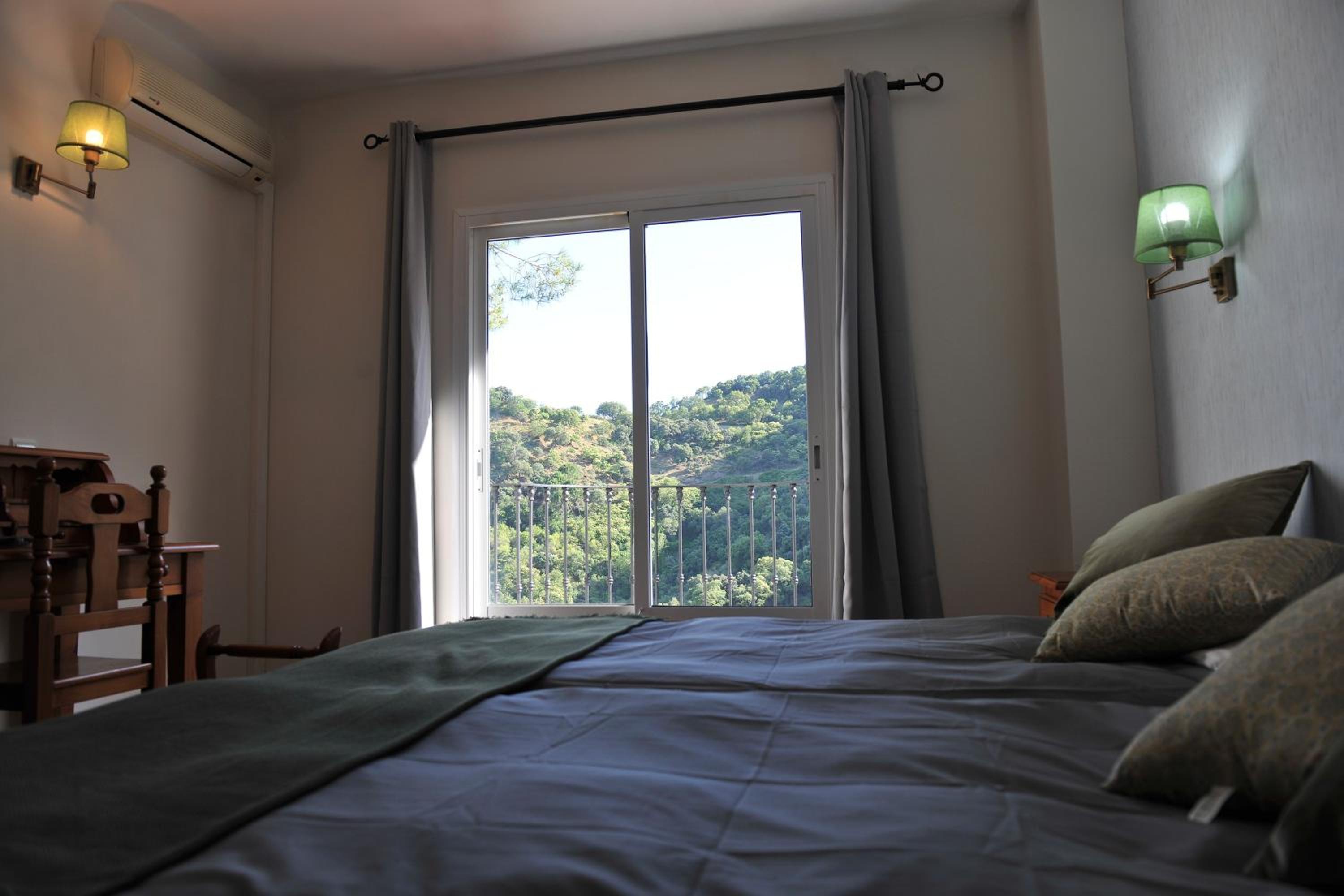 Deluxe Twin Room - Photo 5