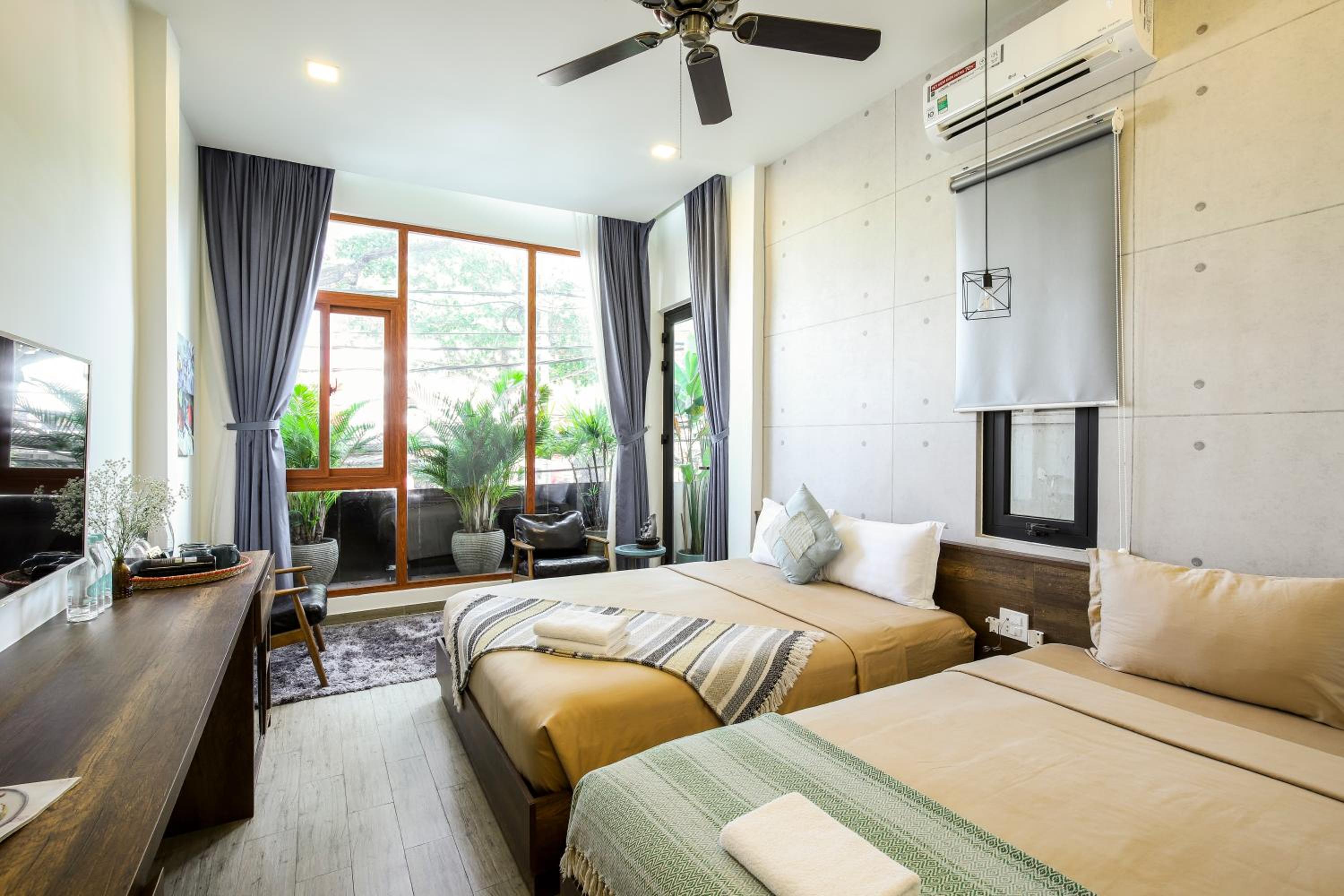 Deluxe Double or Twin Room with Balcony
