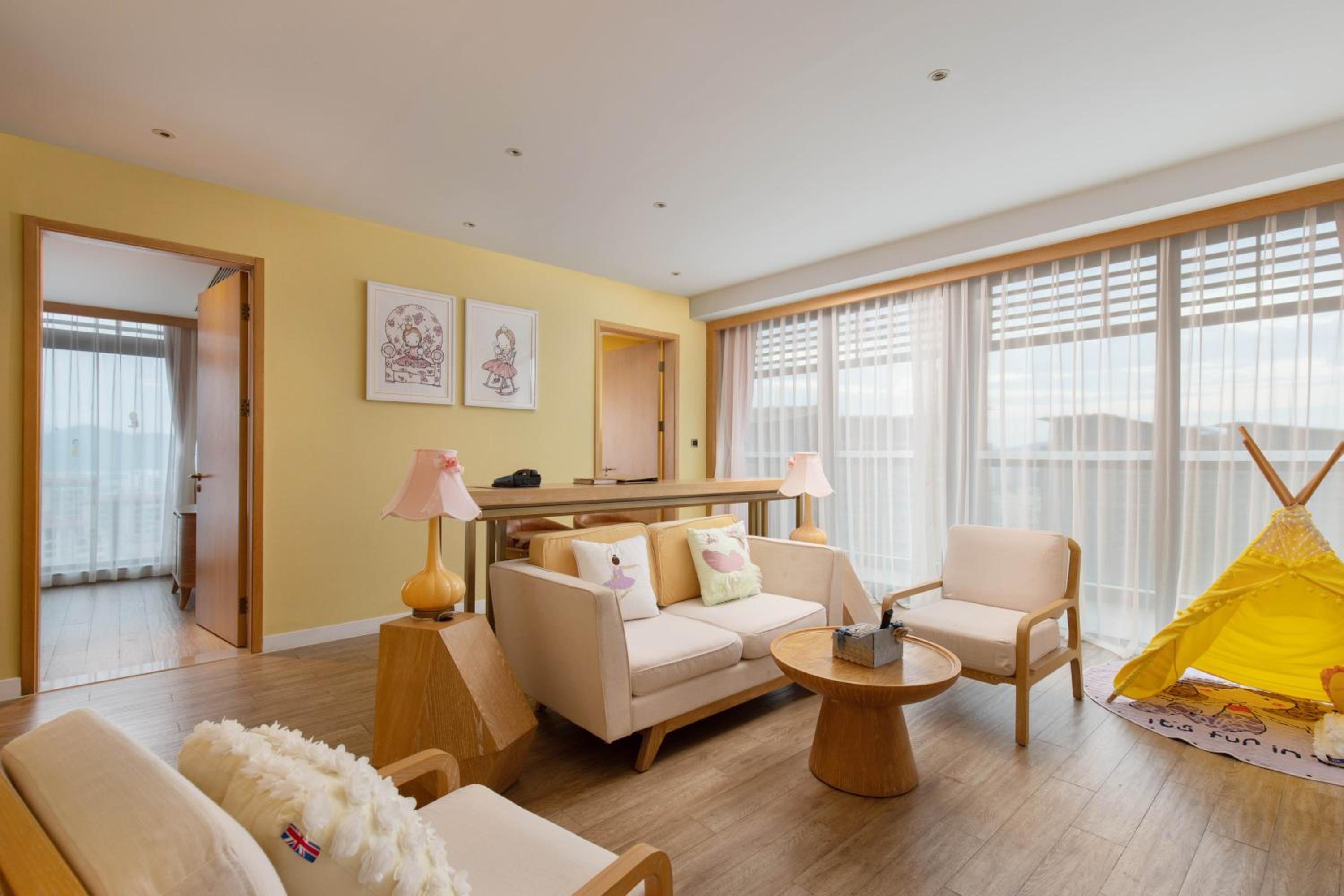 Two-Bedroom Suite photo 3