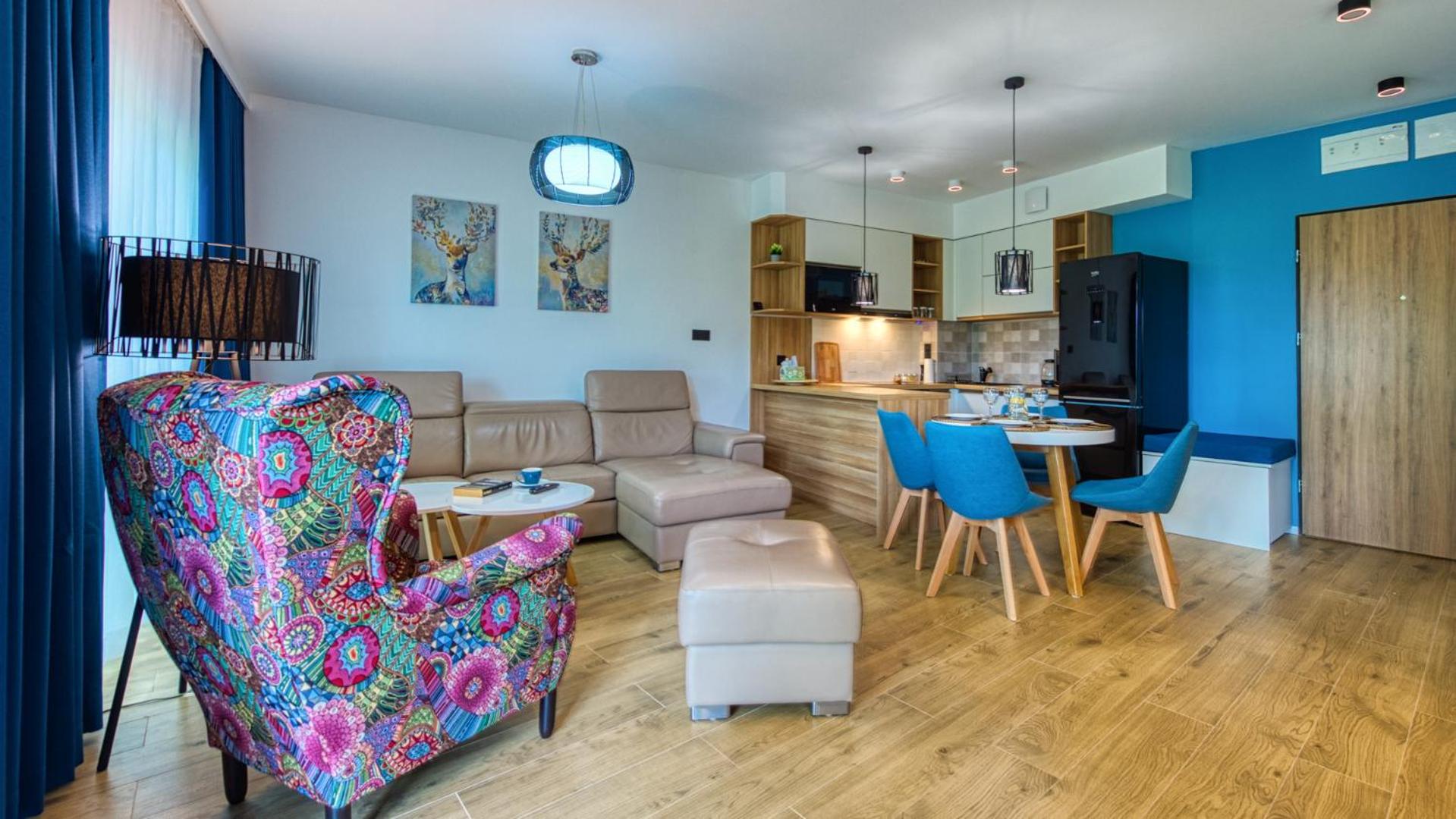 One-Bedroom Apartment - Photo 2