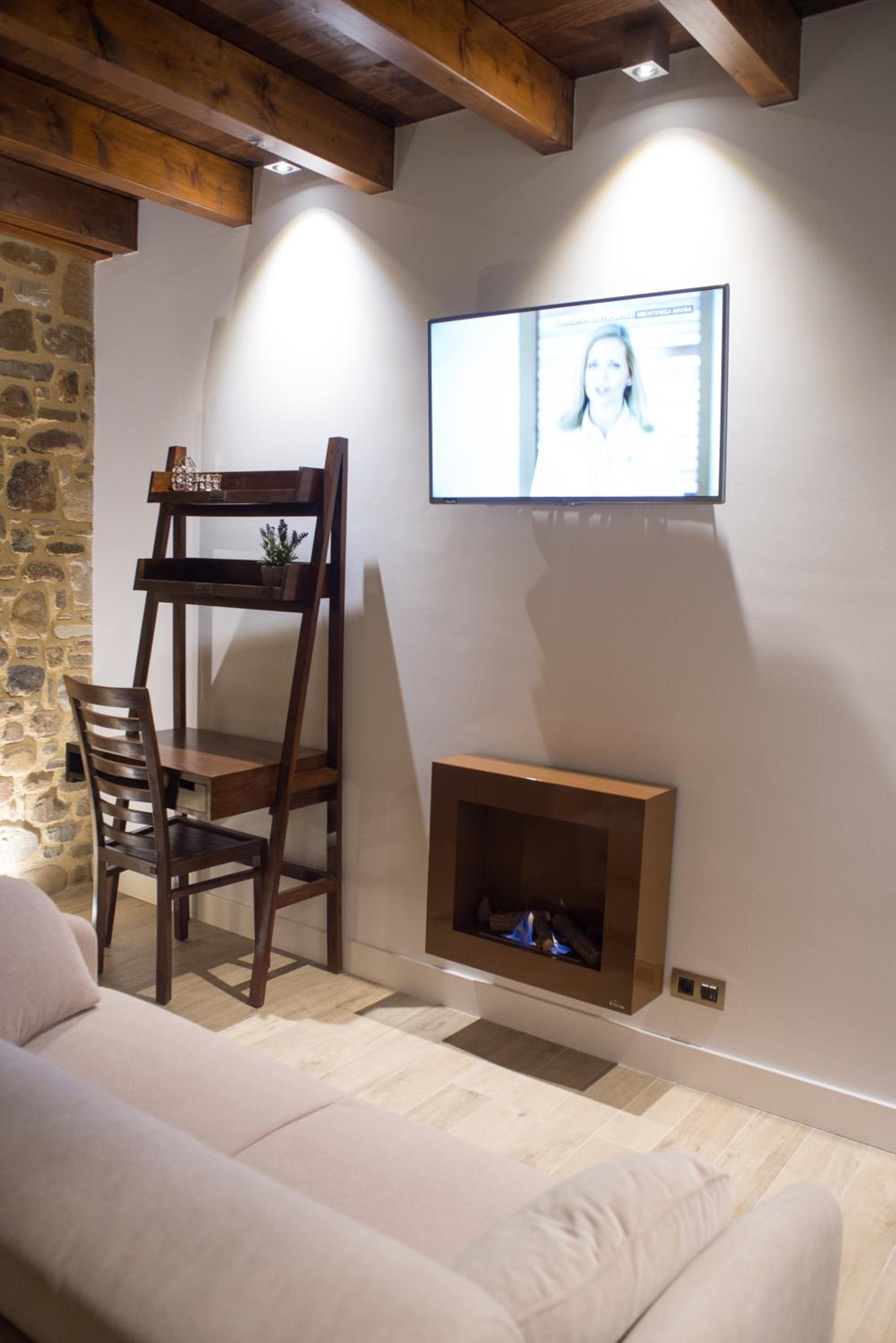 King Studio with Sofa Bed - Photo 14