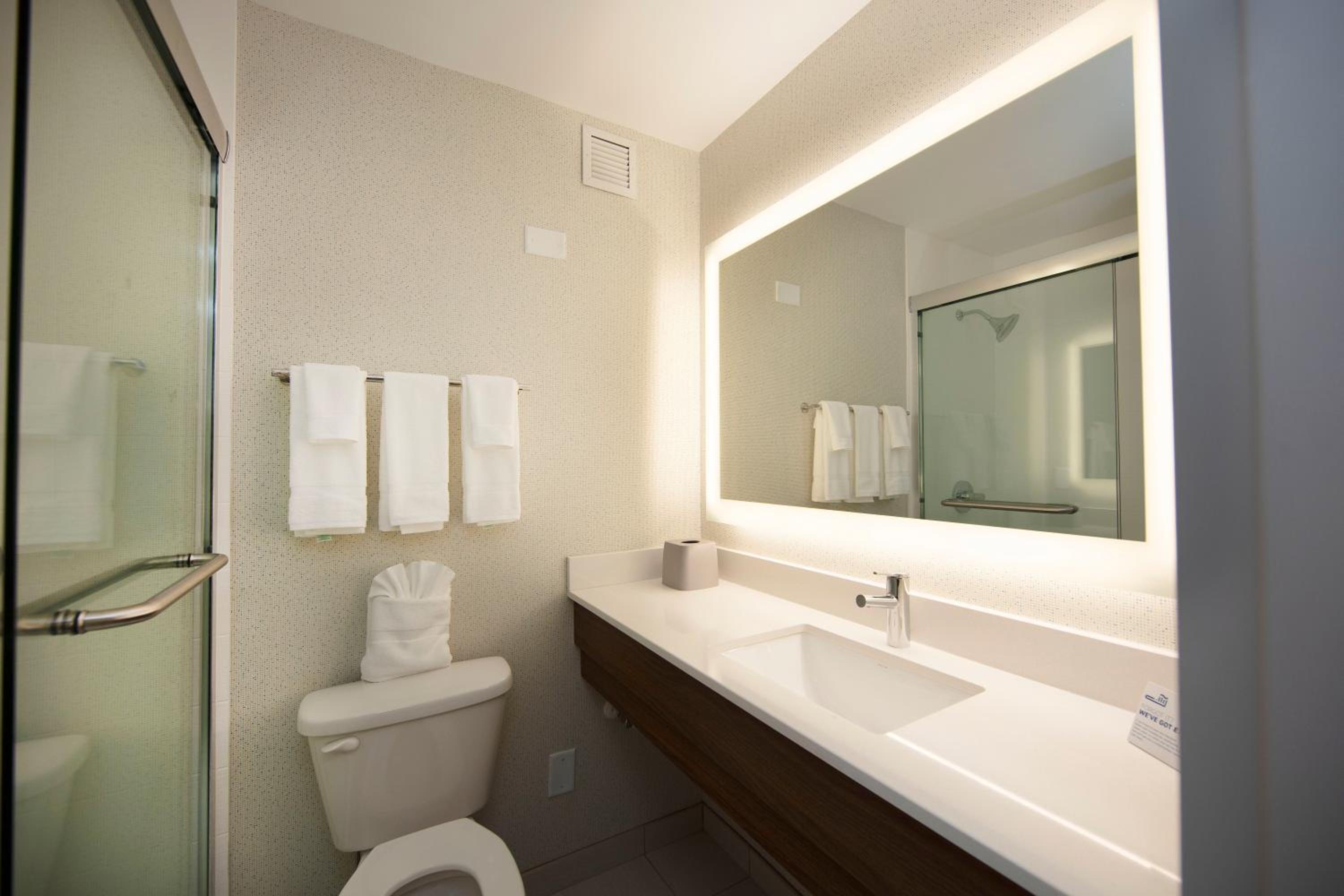 Standard King Room - Photo 3