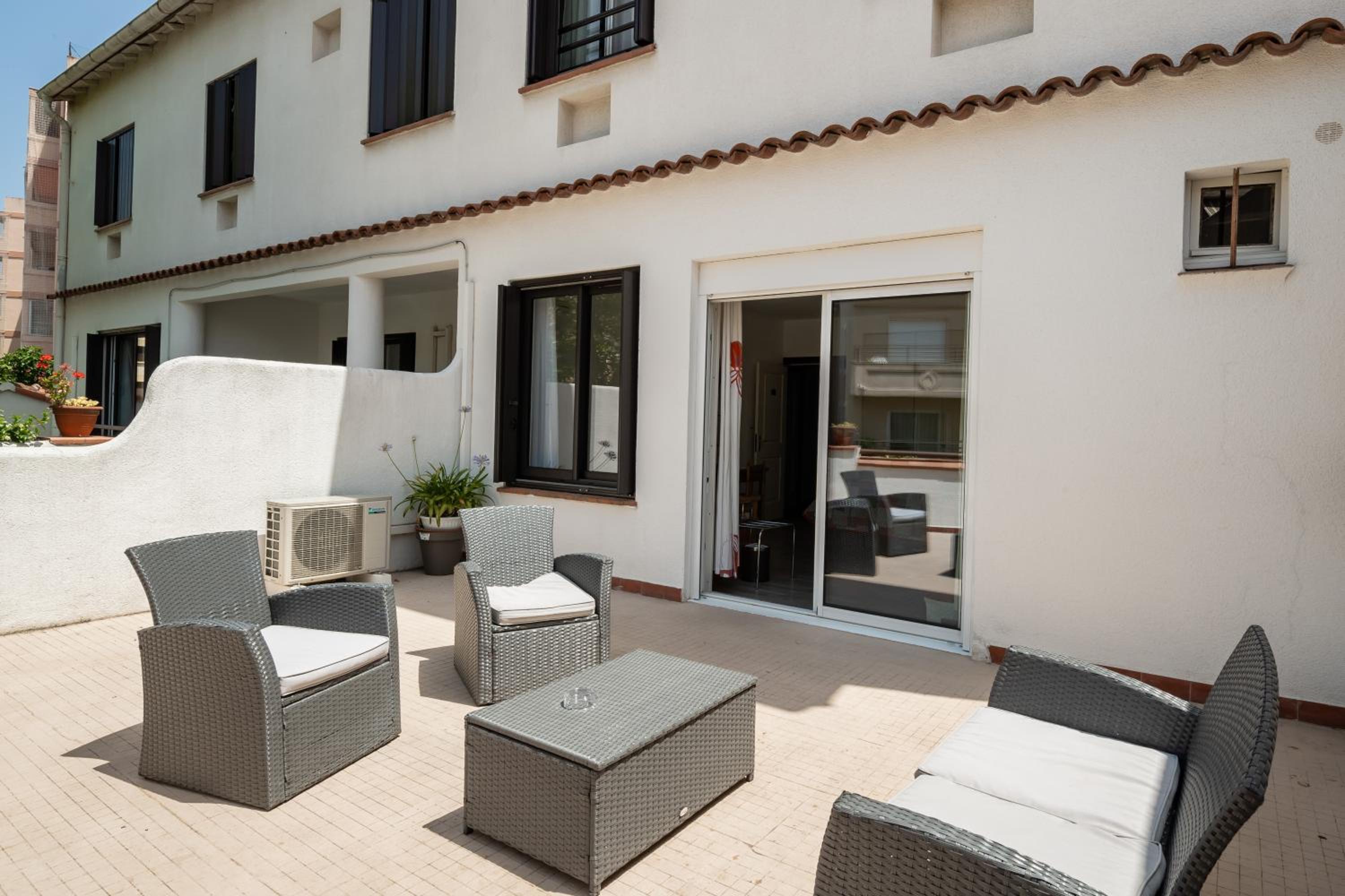 Triple Room with Balcony - Photo 6