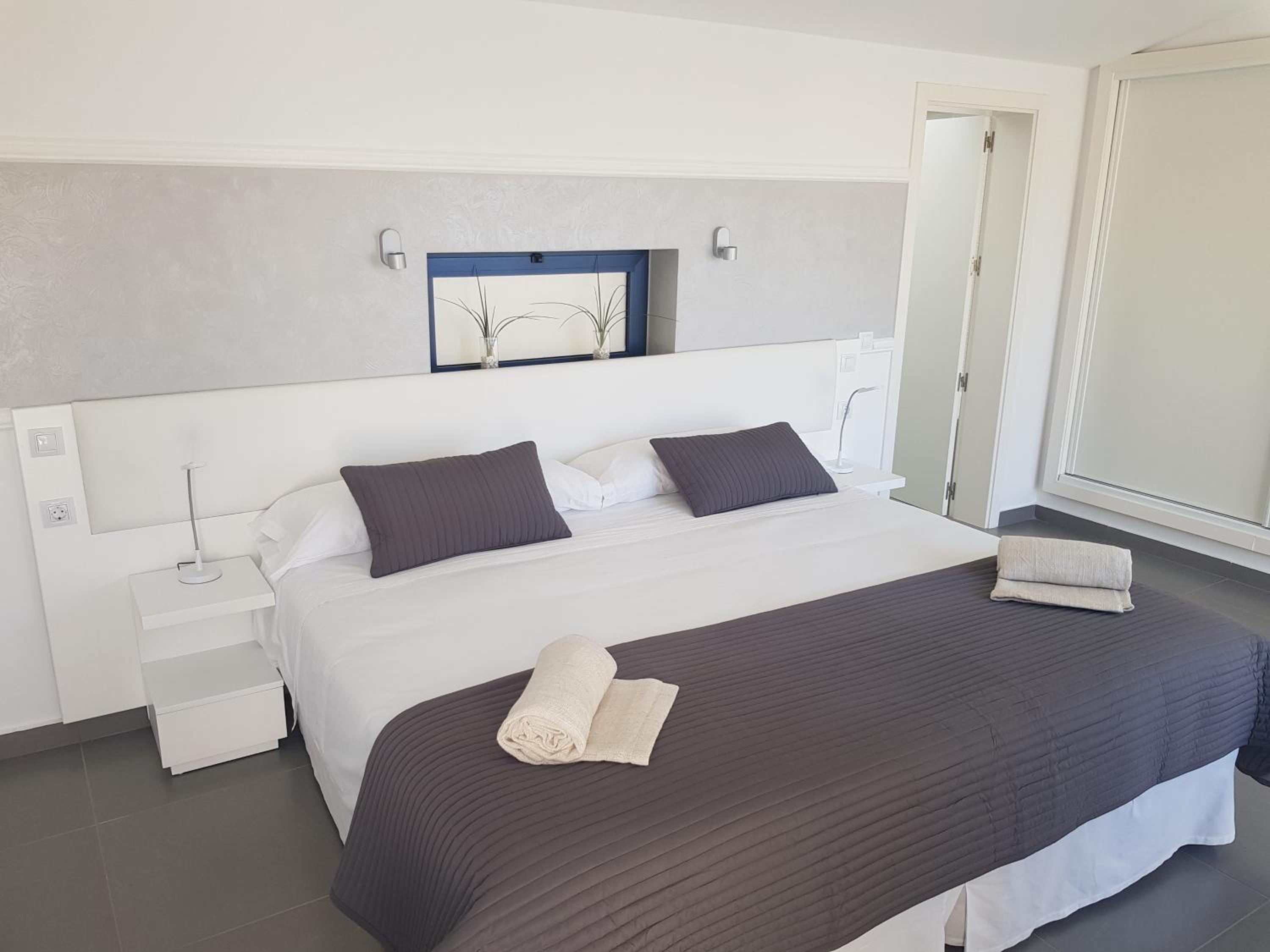 Deluxe One-Bedroom Villa with Sea view photo 2