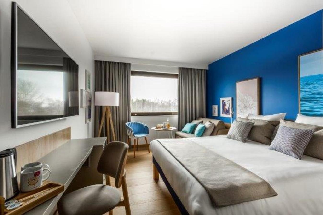 Standard Double Room with Double Bed thumbnail 5