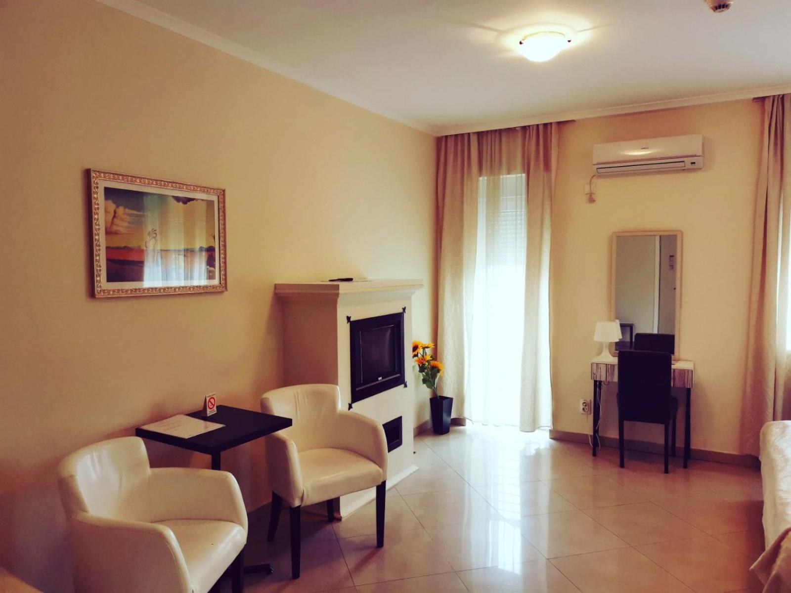 Triple Room - Photo 8