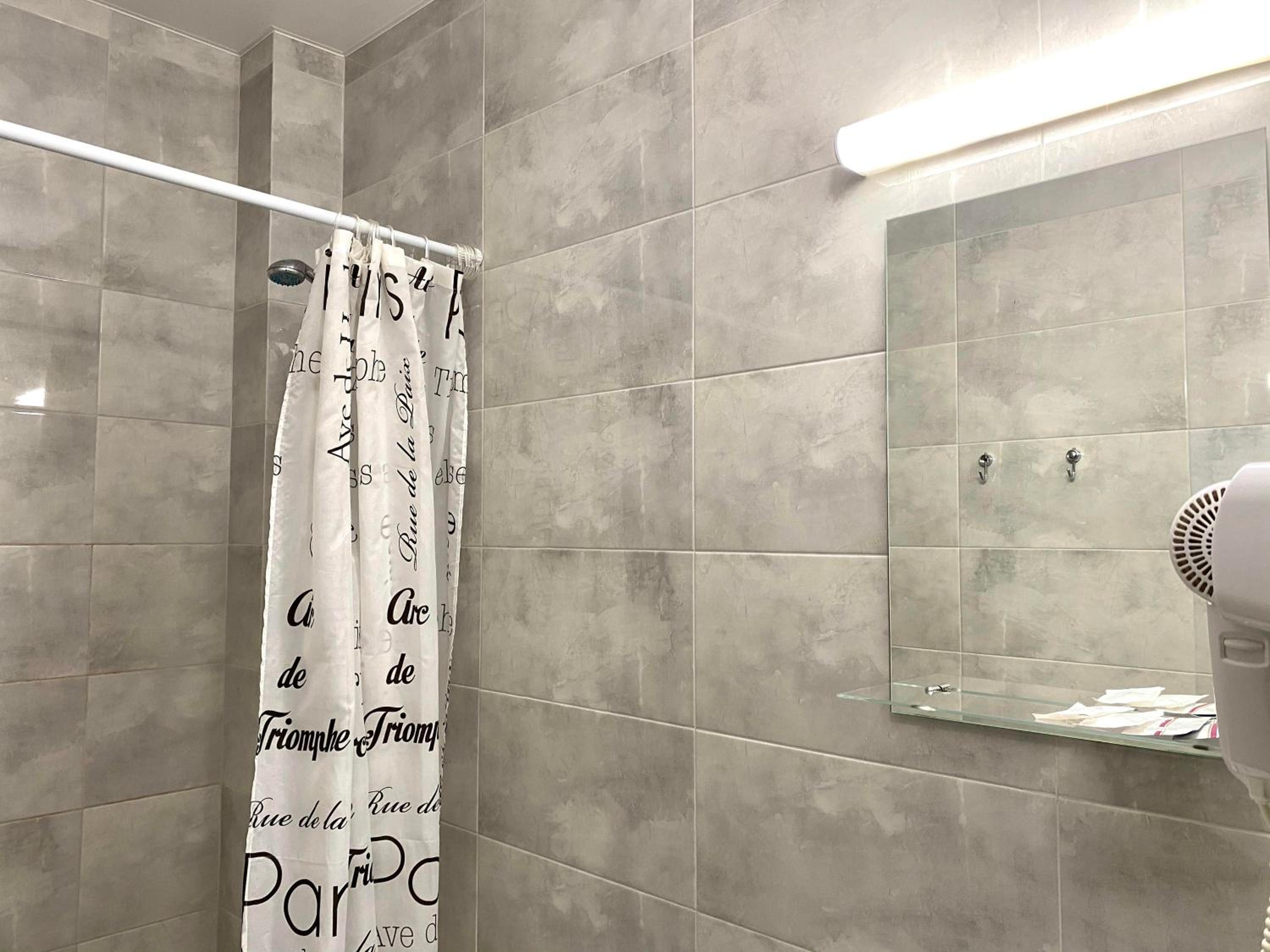 Twin Room with Shower photo 3