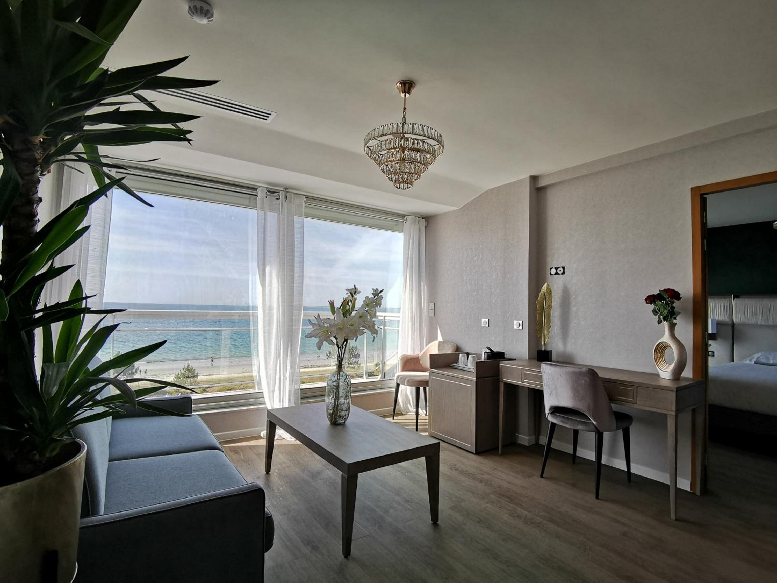 Prestige Suite with Sea View  - Photo 1