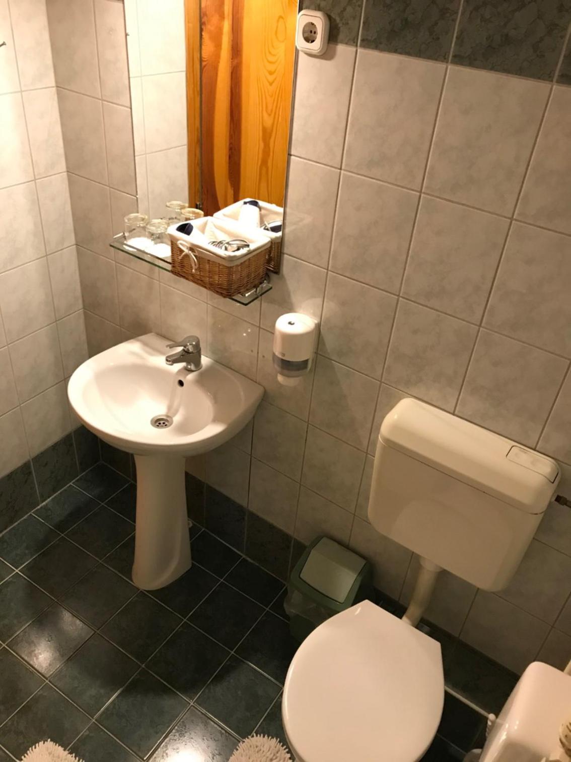 Triple Room with Bath - Photo 3
