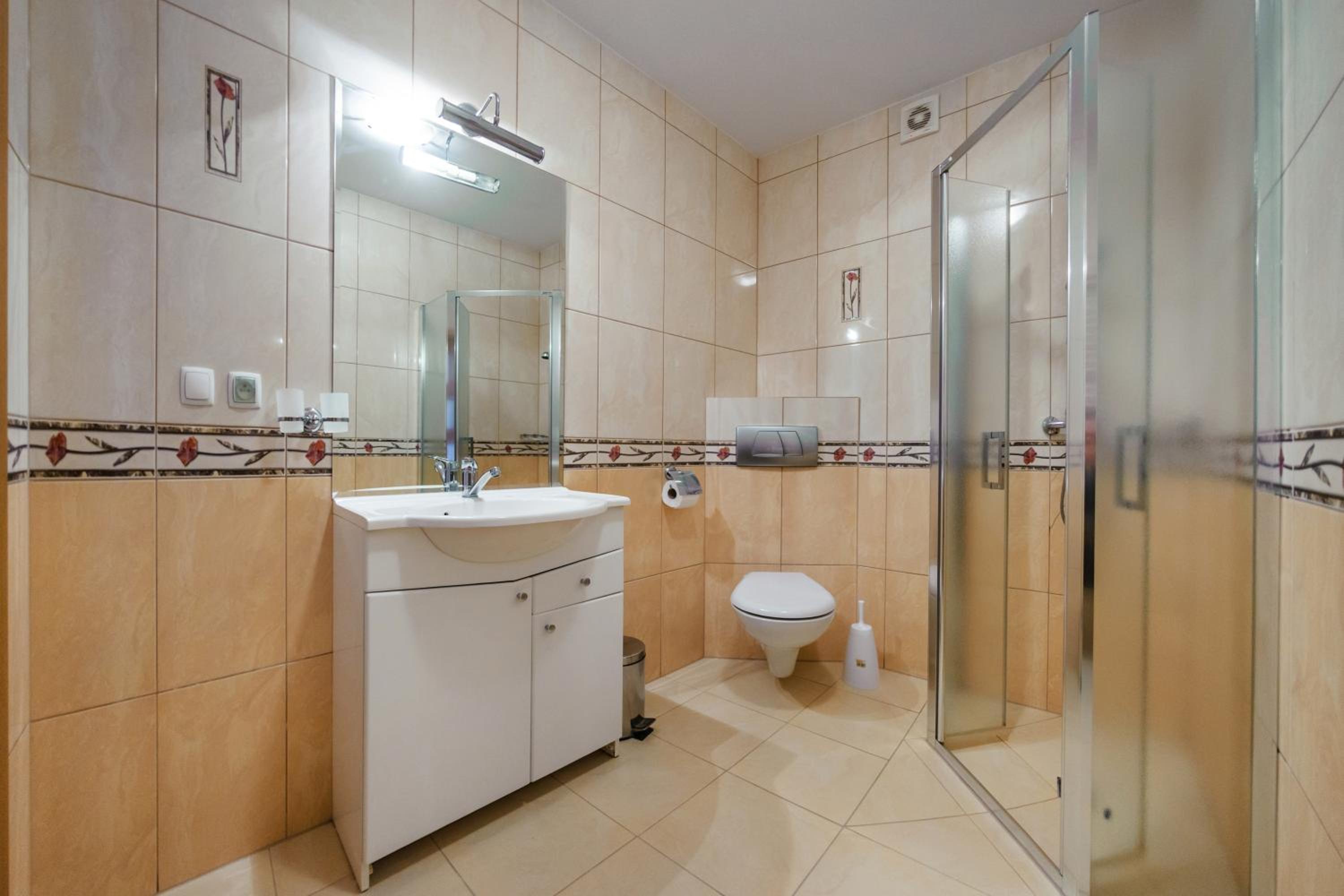 One-Bedroom Apartment - Photo 4