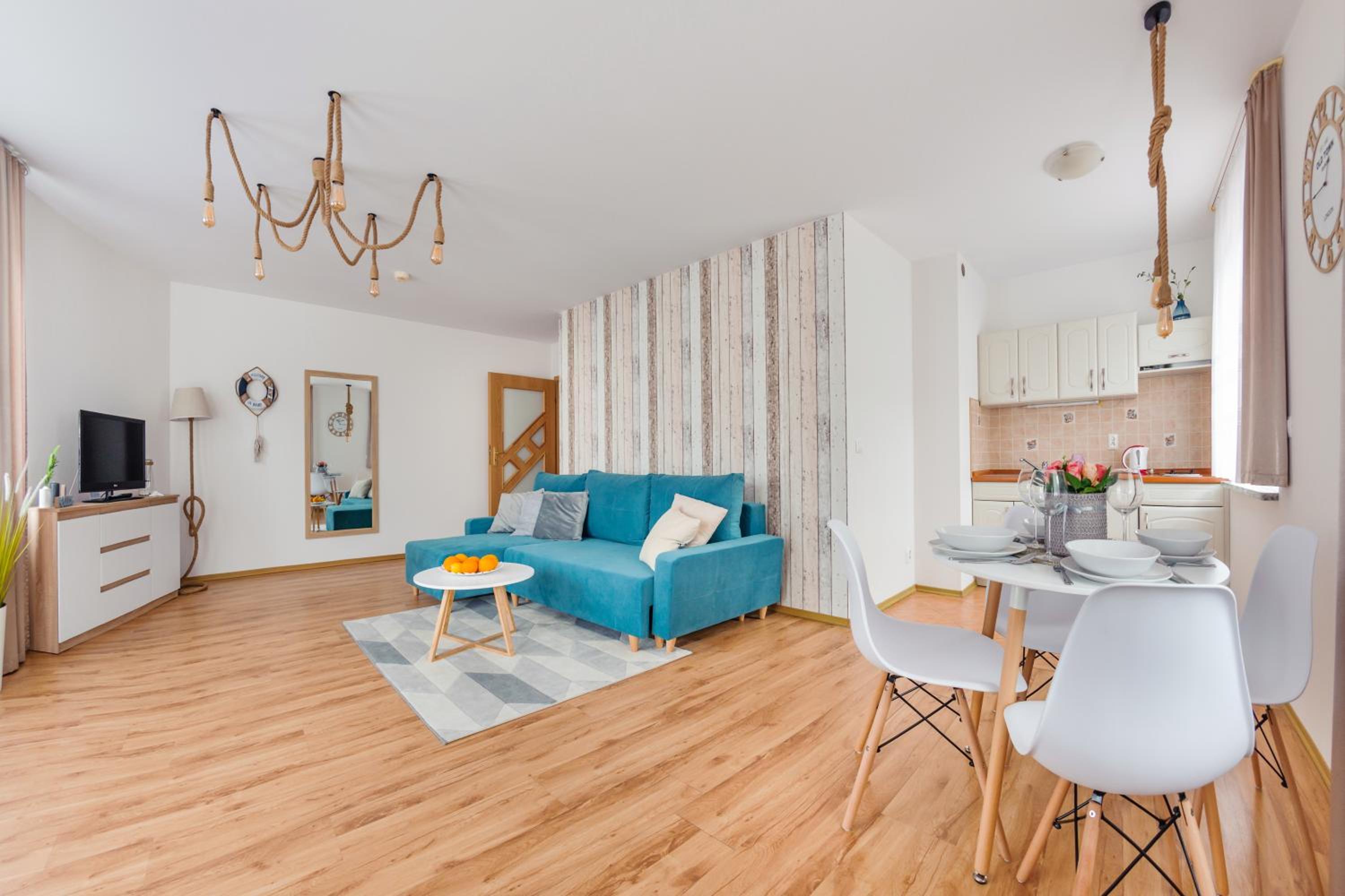 One-Bedroom Apartment - Photo 2