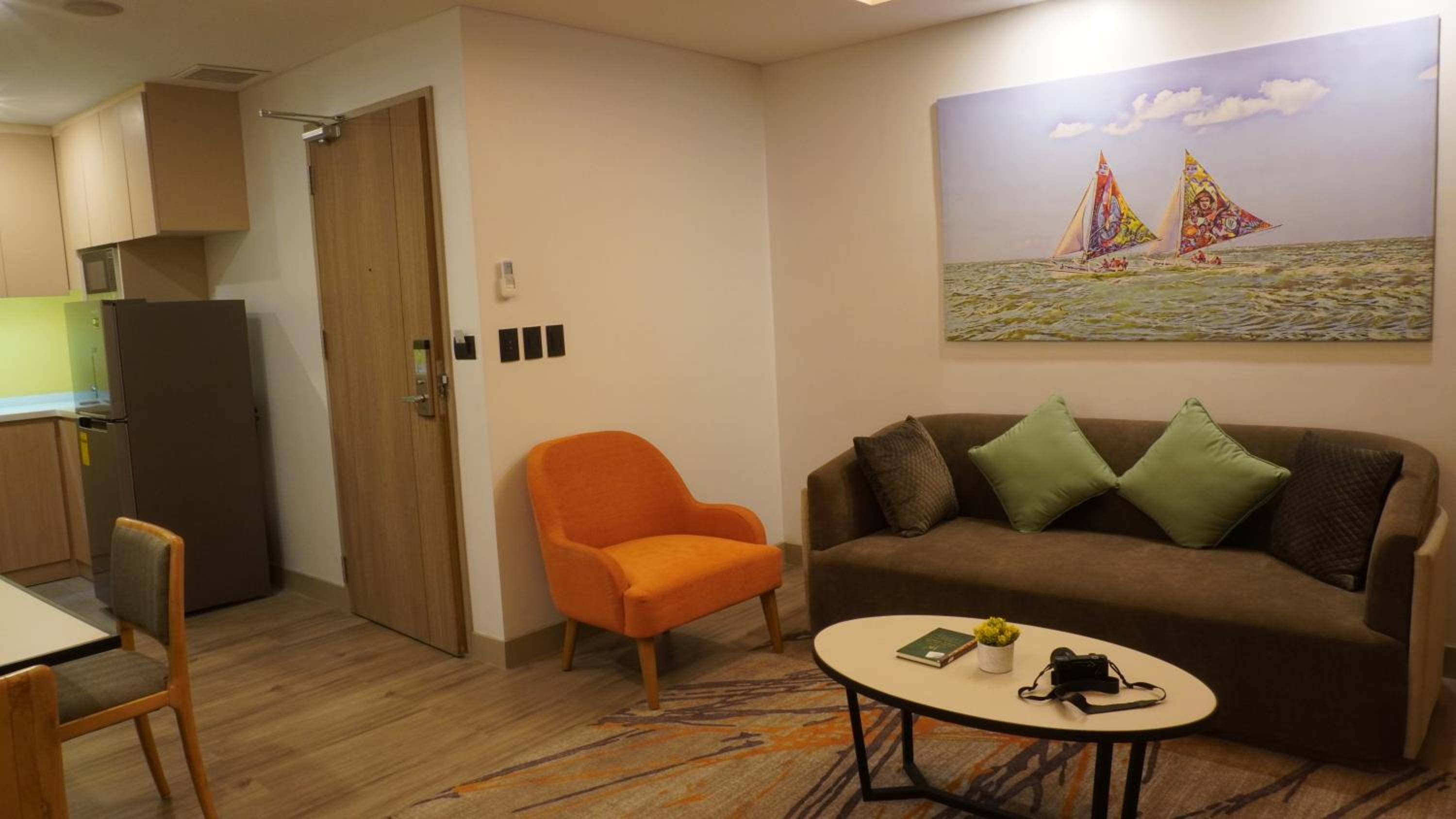 One-Bedroom Apartment - Photo 3