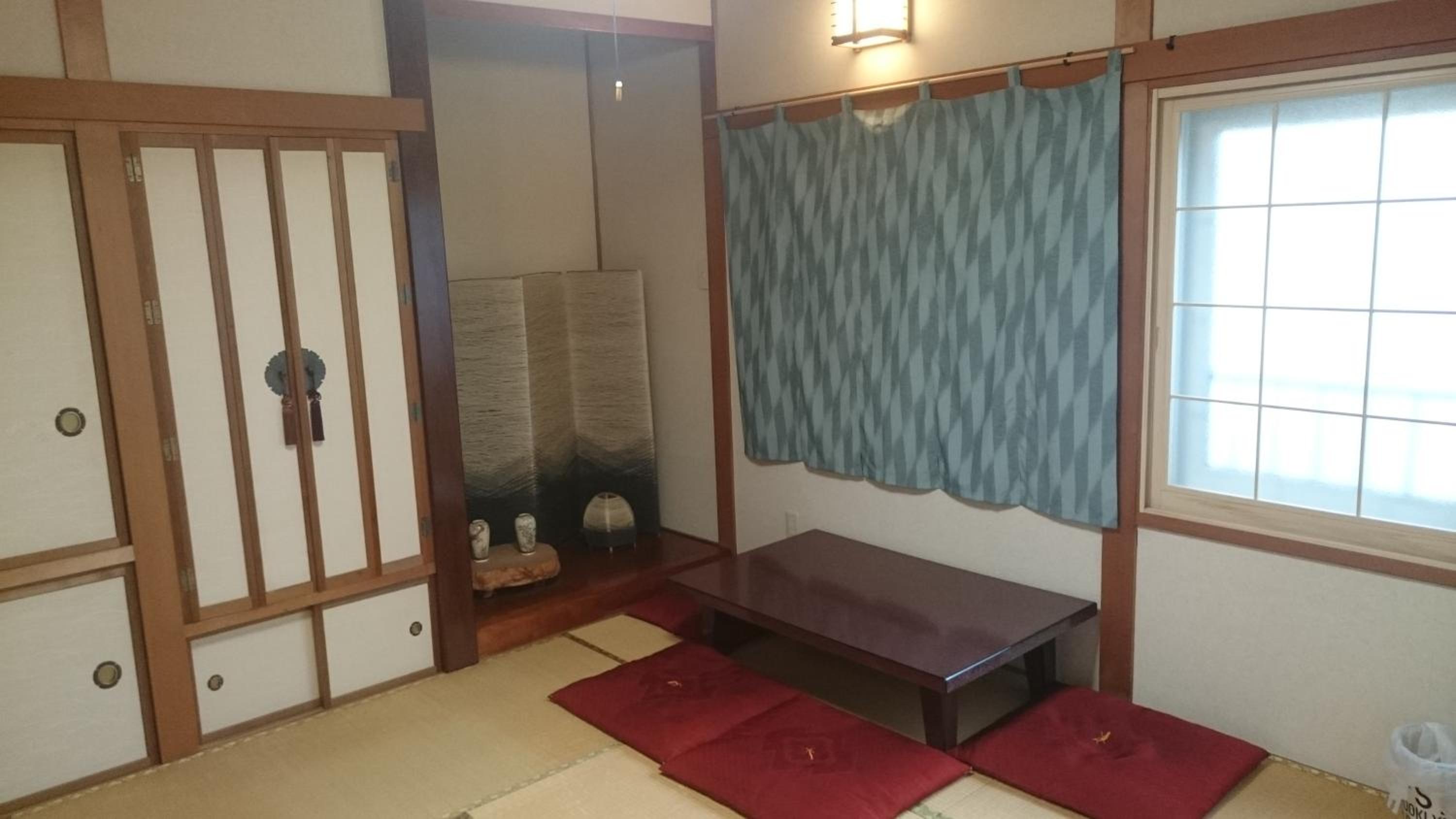 Four-Bedroom House photo 2