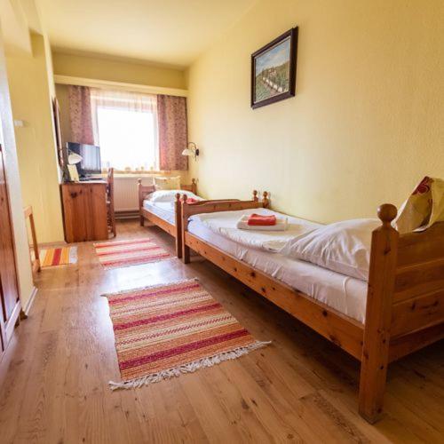 Twin Room - Photo 1