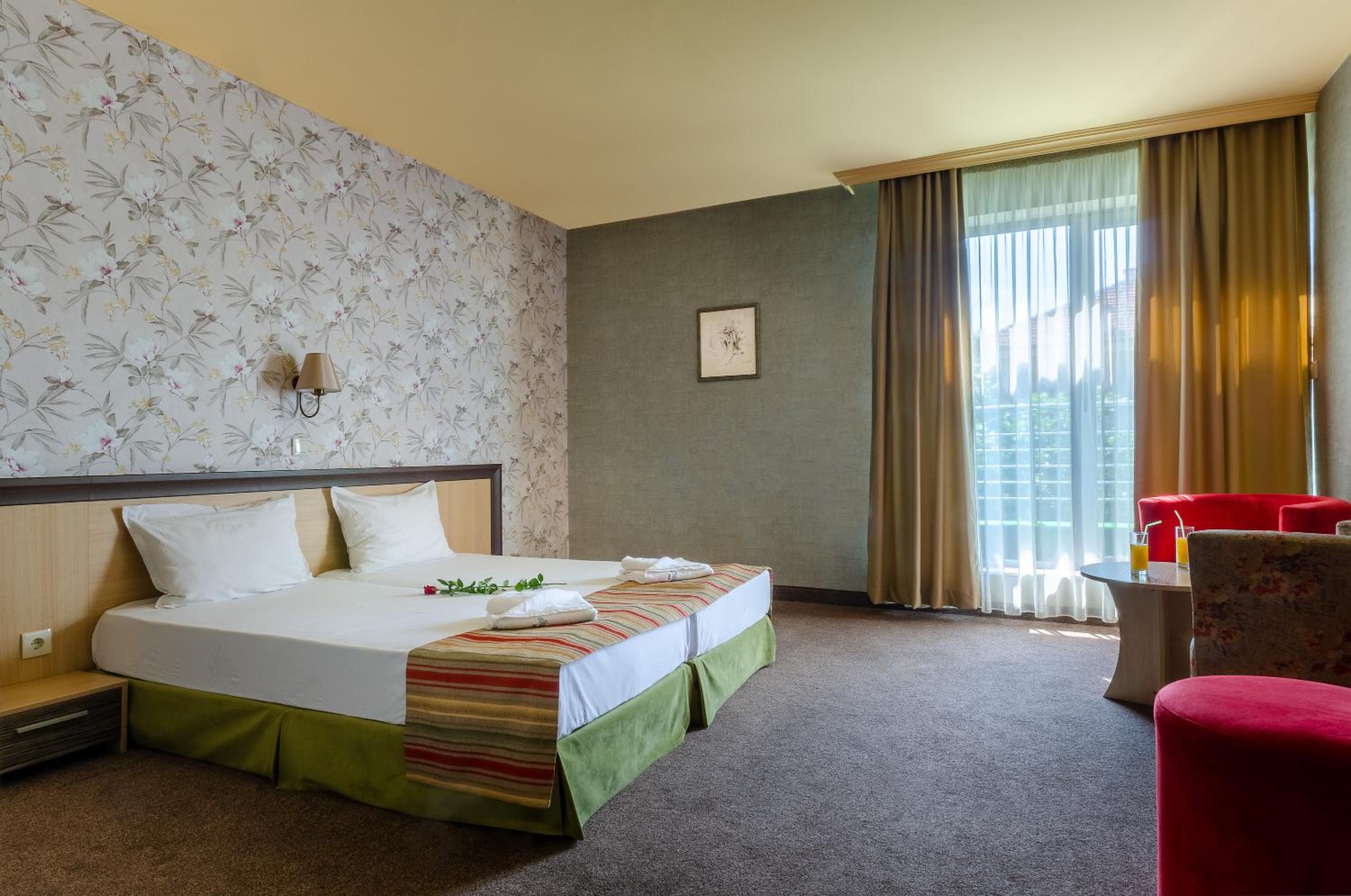 Economy Double Or Twin Room - Free Parking photo 3