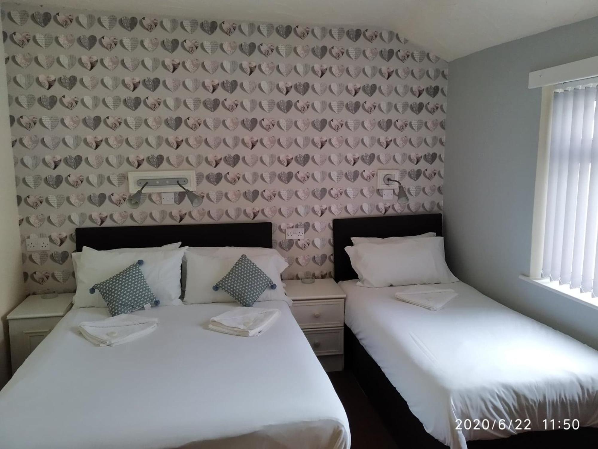 Triple Room with Private Bathroom - Photo 4