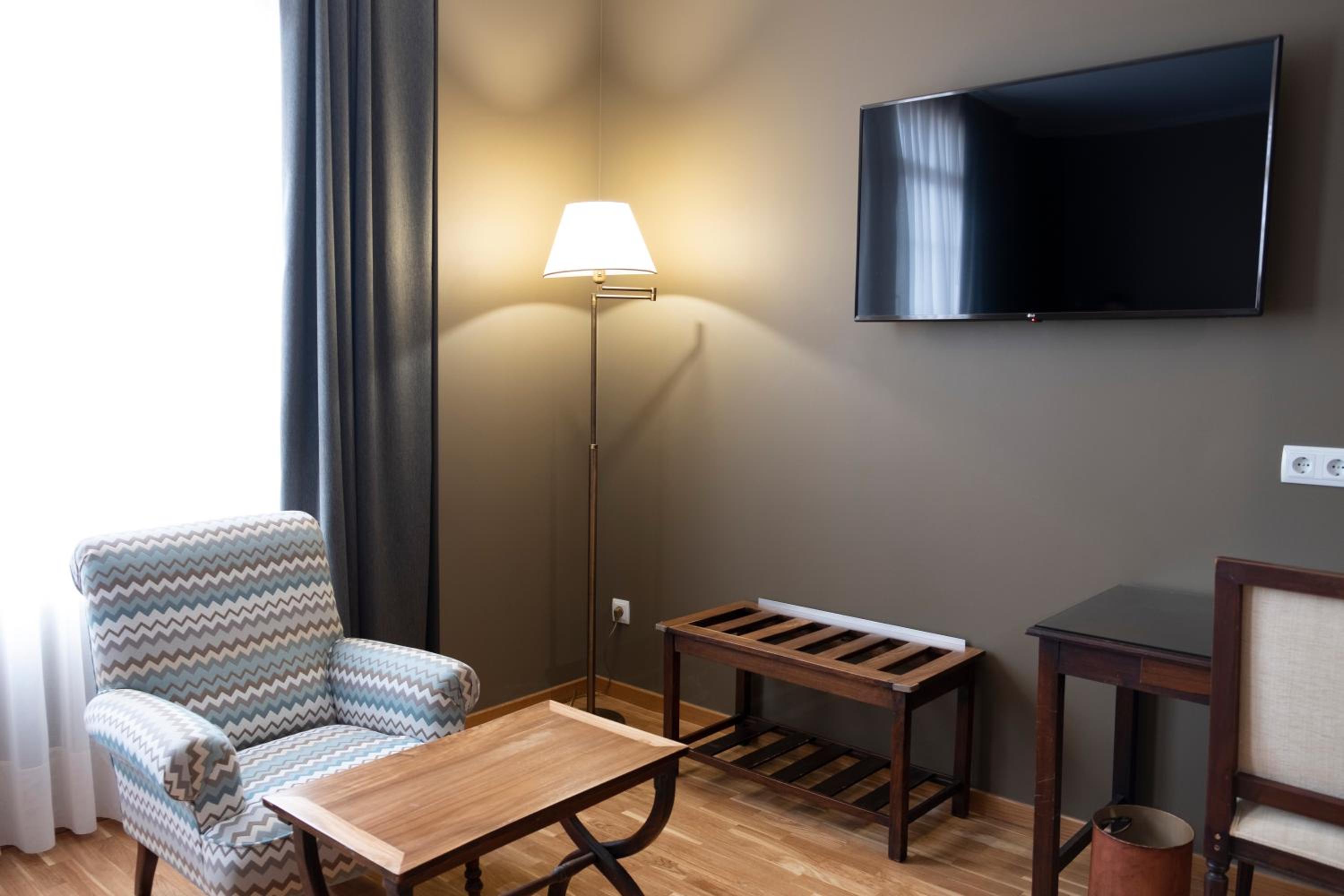 Double Room with Spa Access - Photo 2