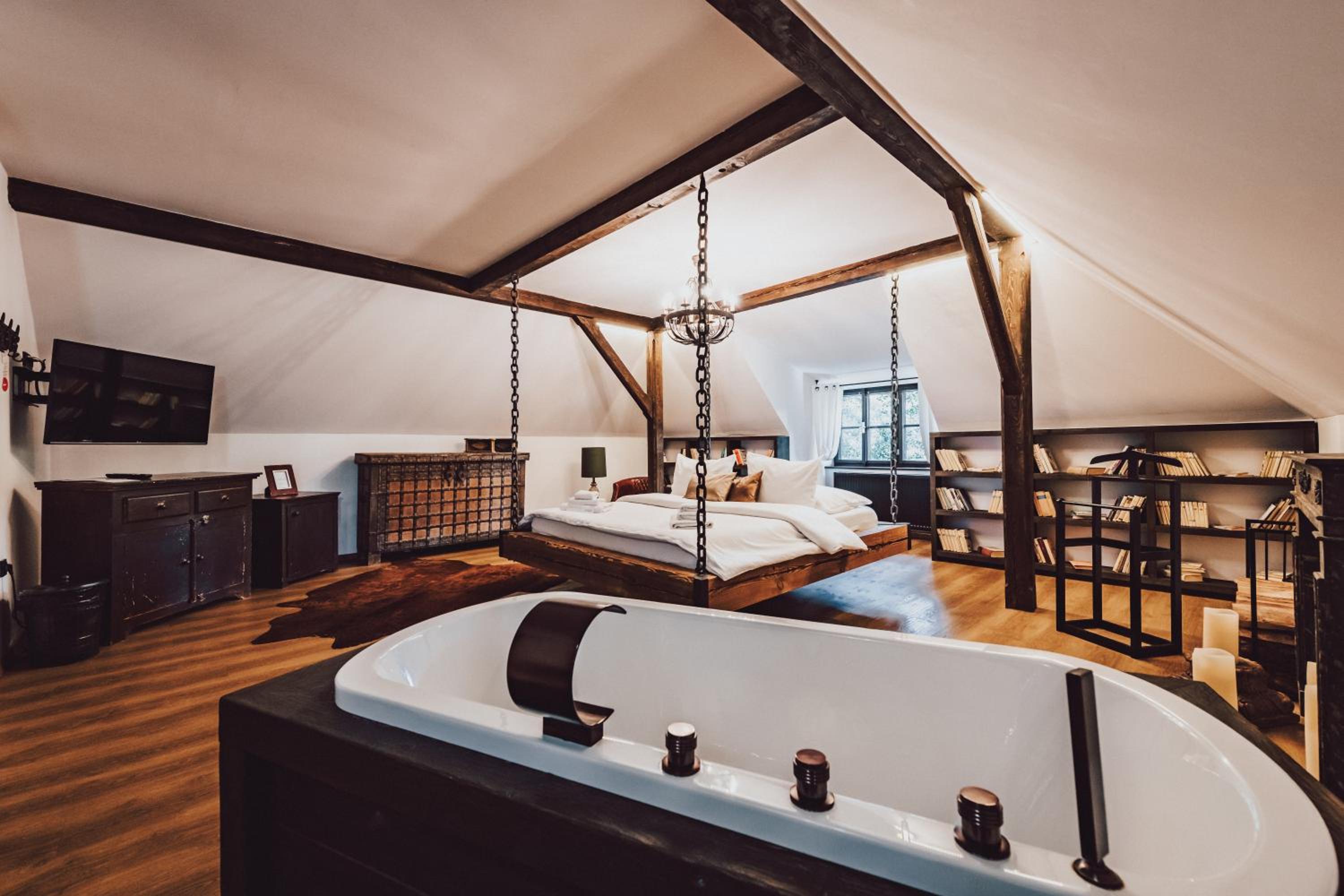 Deluxe Double Room with Bath photo 3
