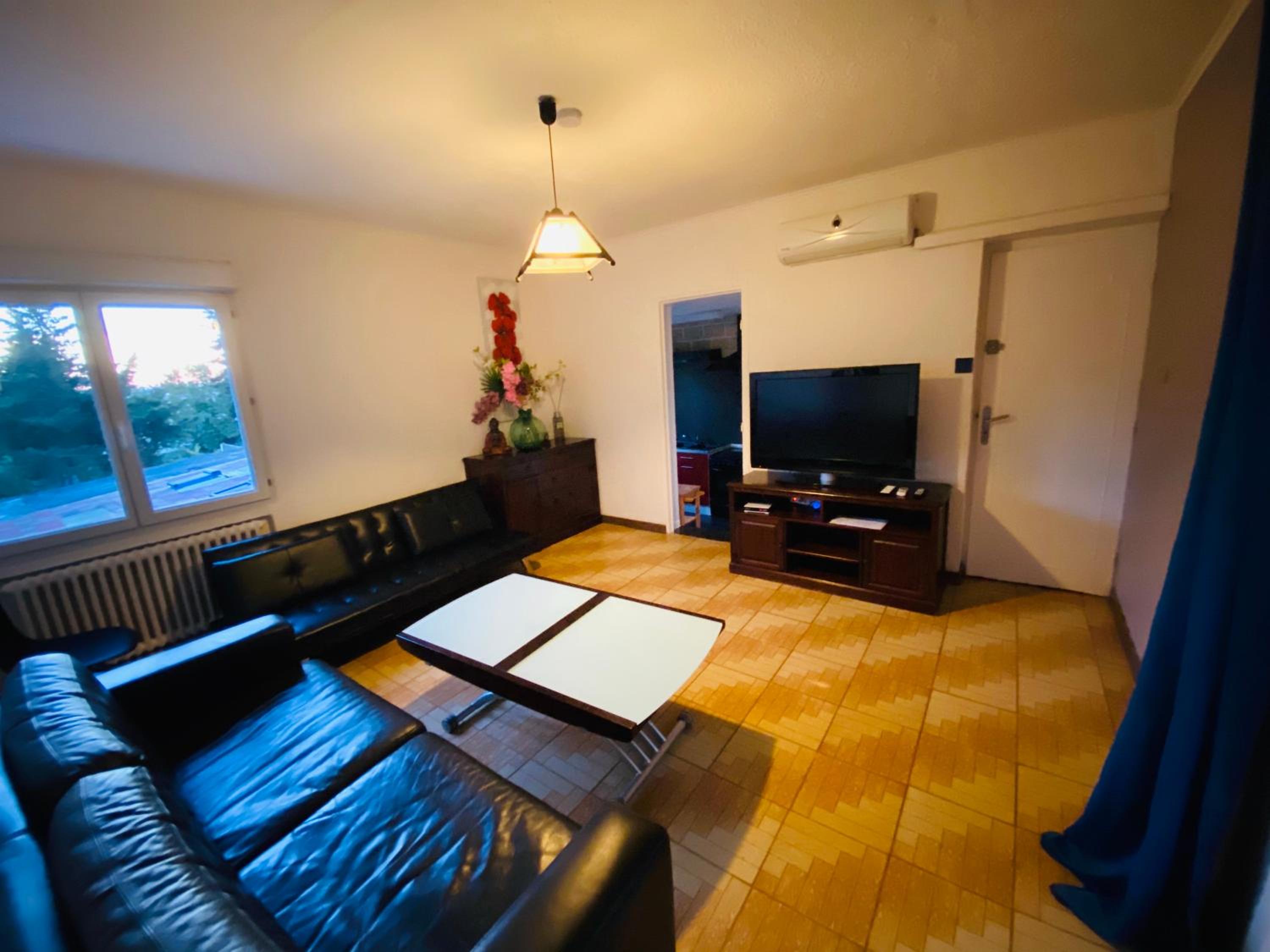 Apartment with Terrace - Photo 71