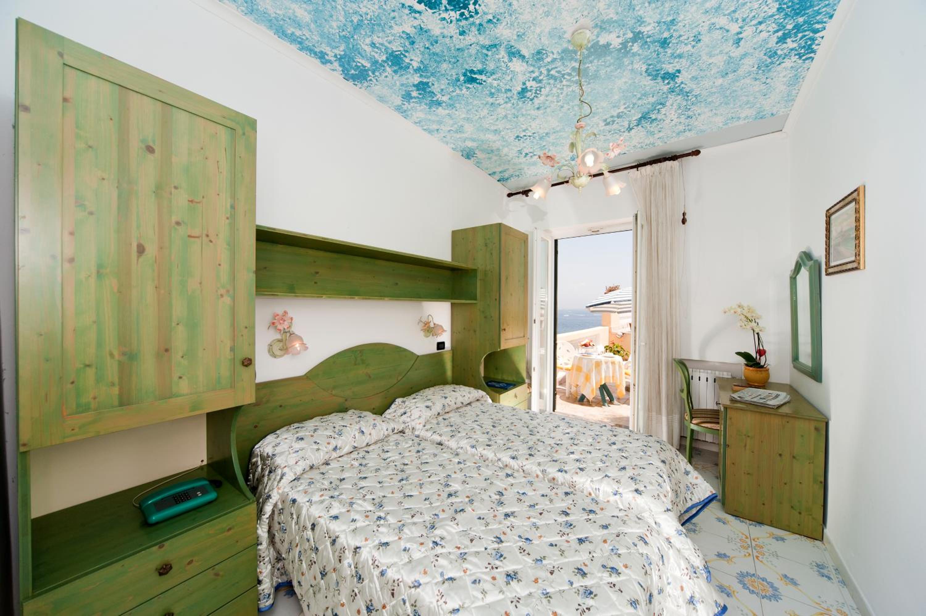 Superior Double Room with Sea View - Photo 14