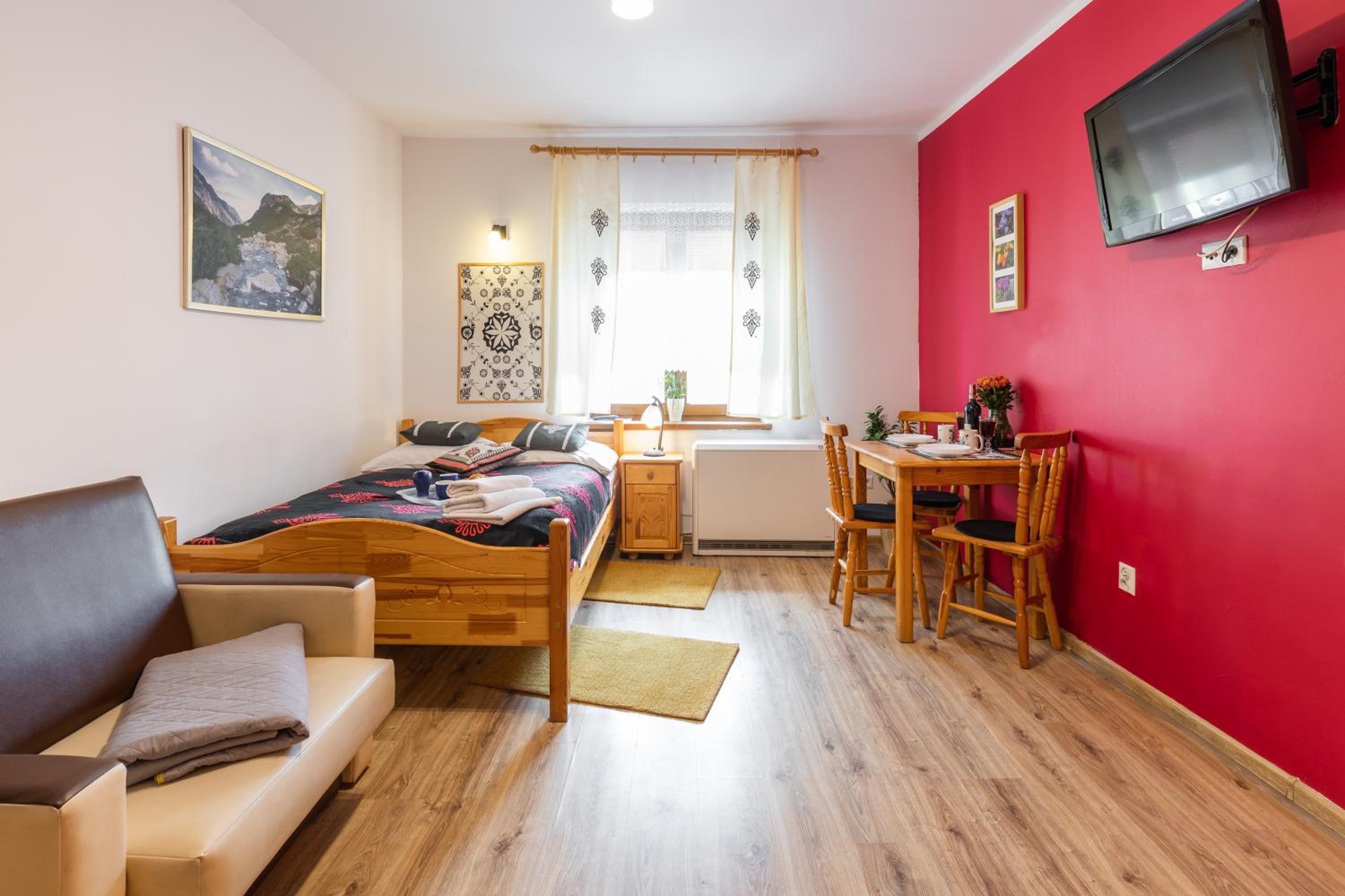 Studio (3 Adults) - Photo 8