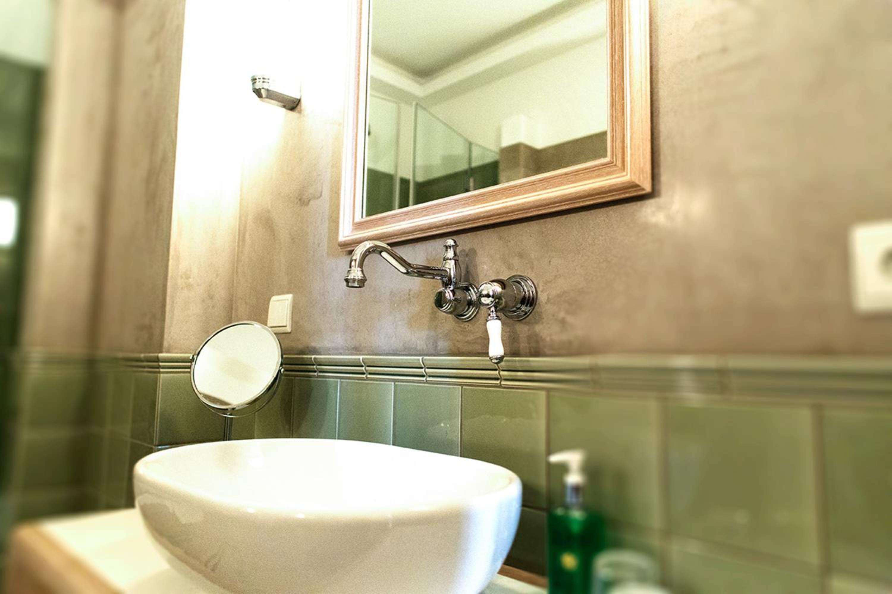 Suite - Photo 10