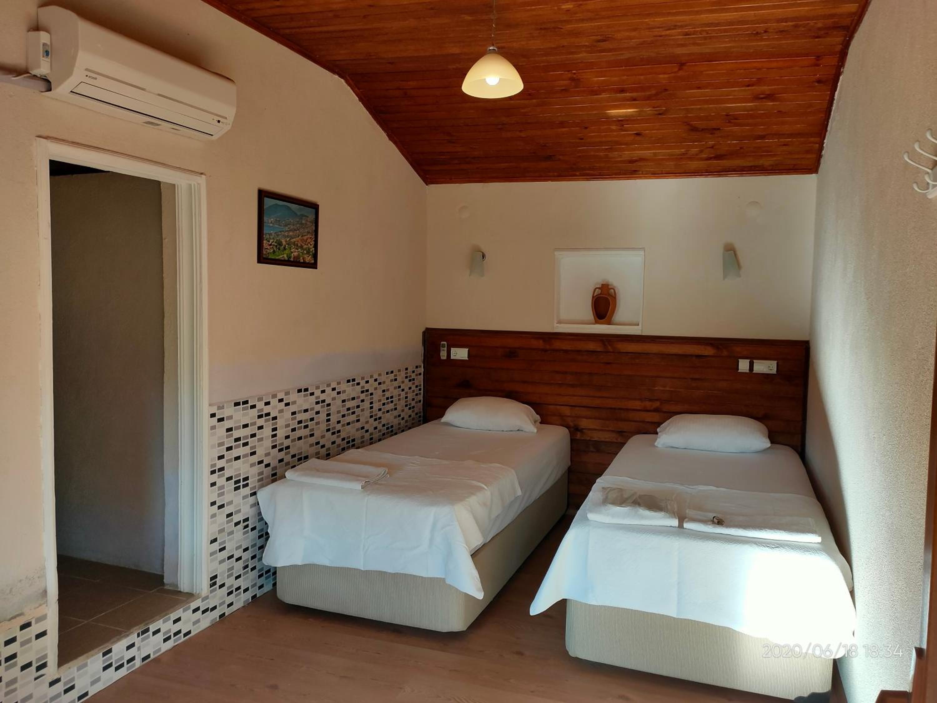 Standard Twin Room photo 1