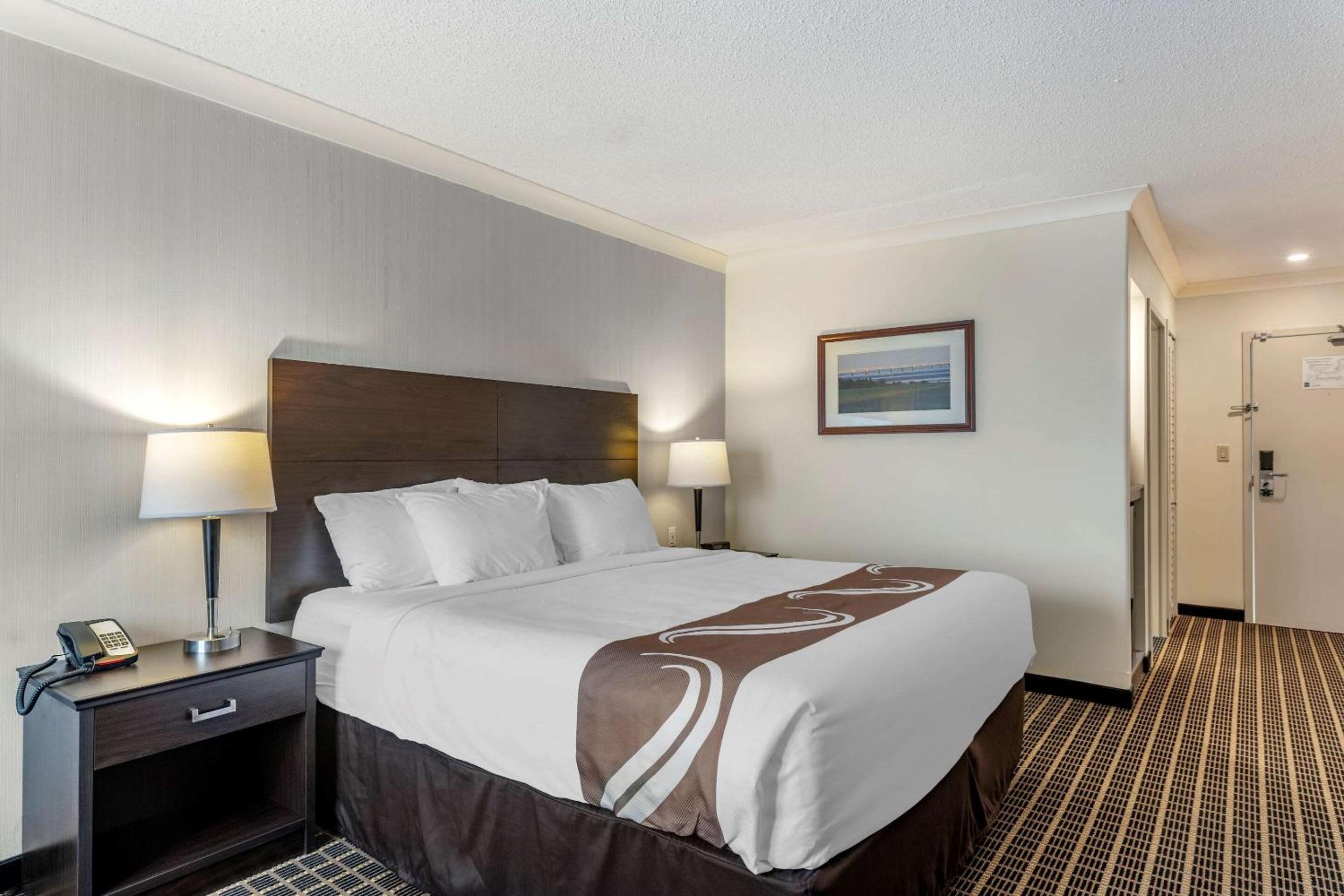 Standard King Room - Non-Smoking  - Photo 1