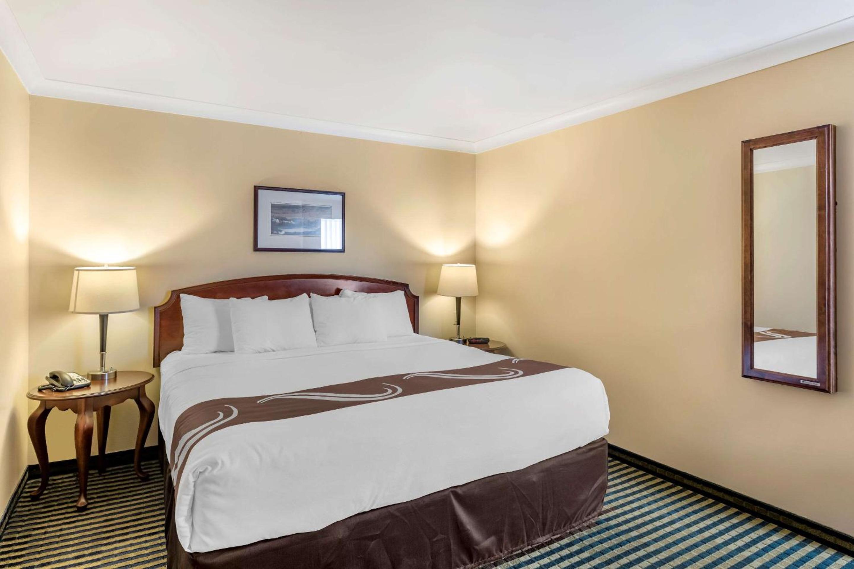 Business King Room - Non-Smoking - Photo 3