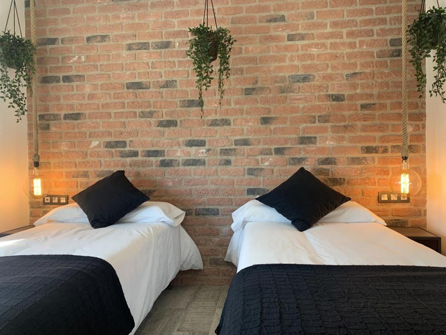 Double or Twin Room - Photo 6