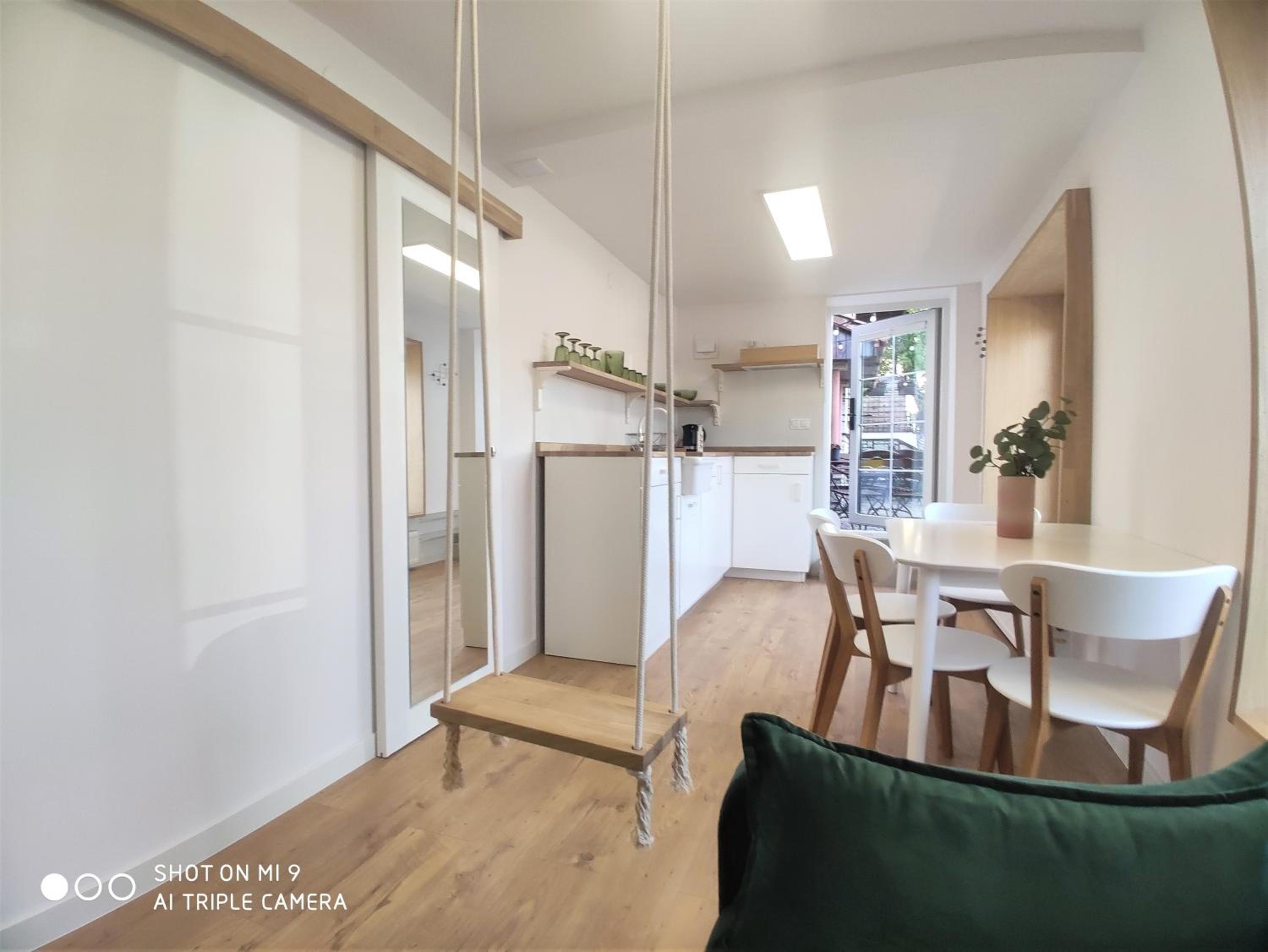 One-Bedroom Apartment - Photo 1