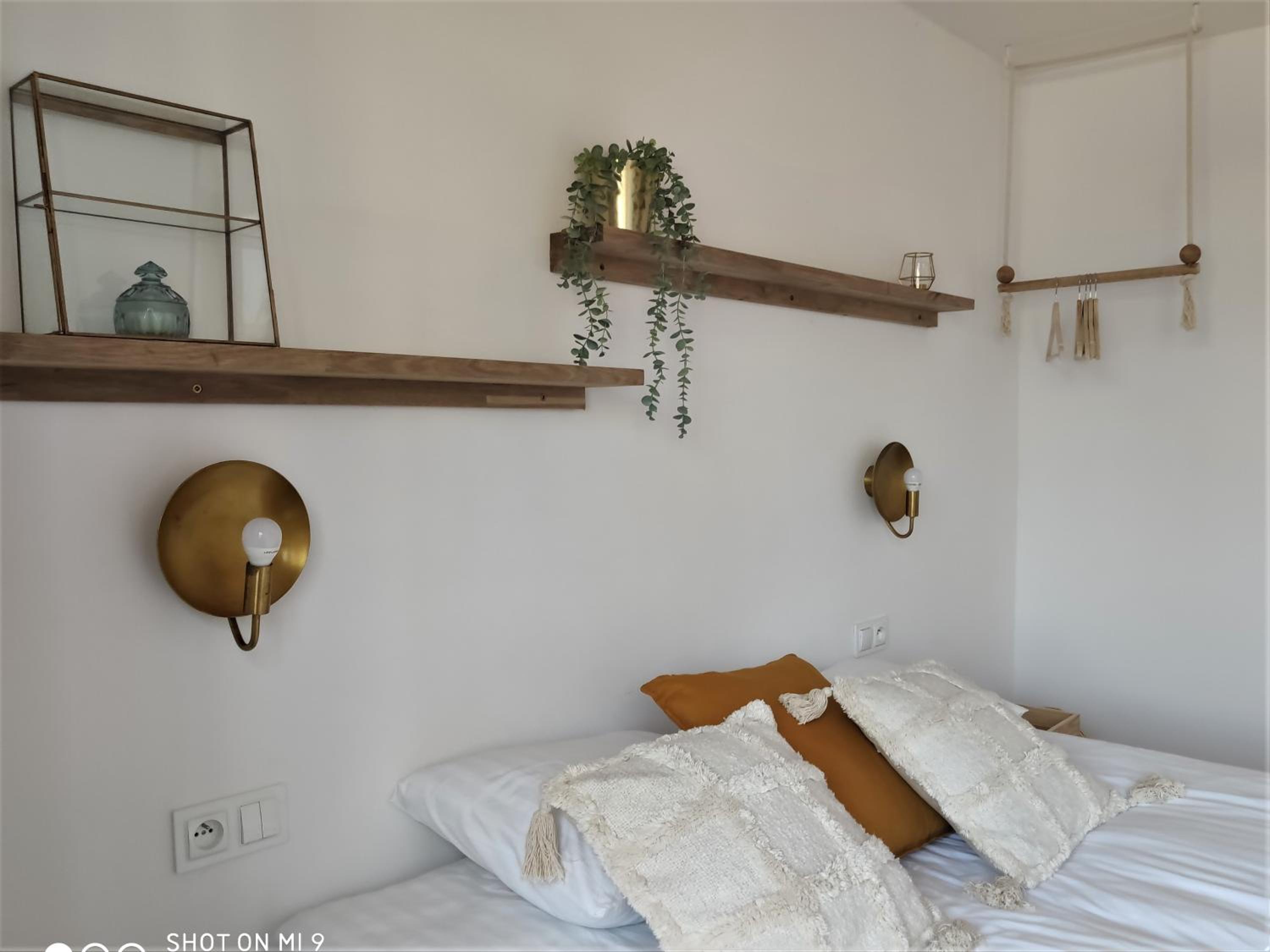 One-Bedroom Apartment - Photo 2