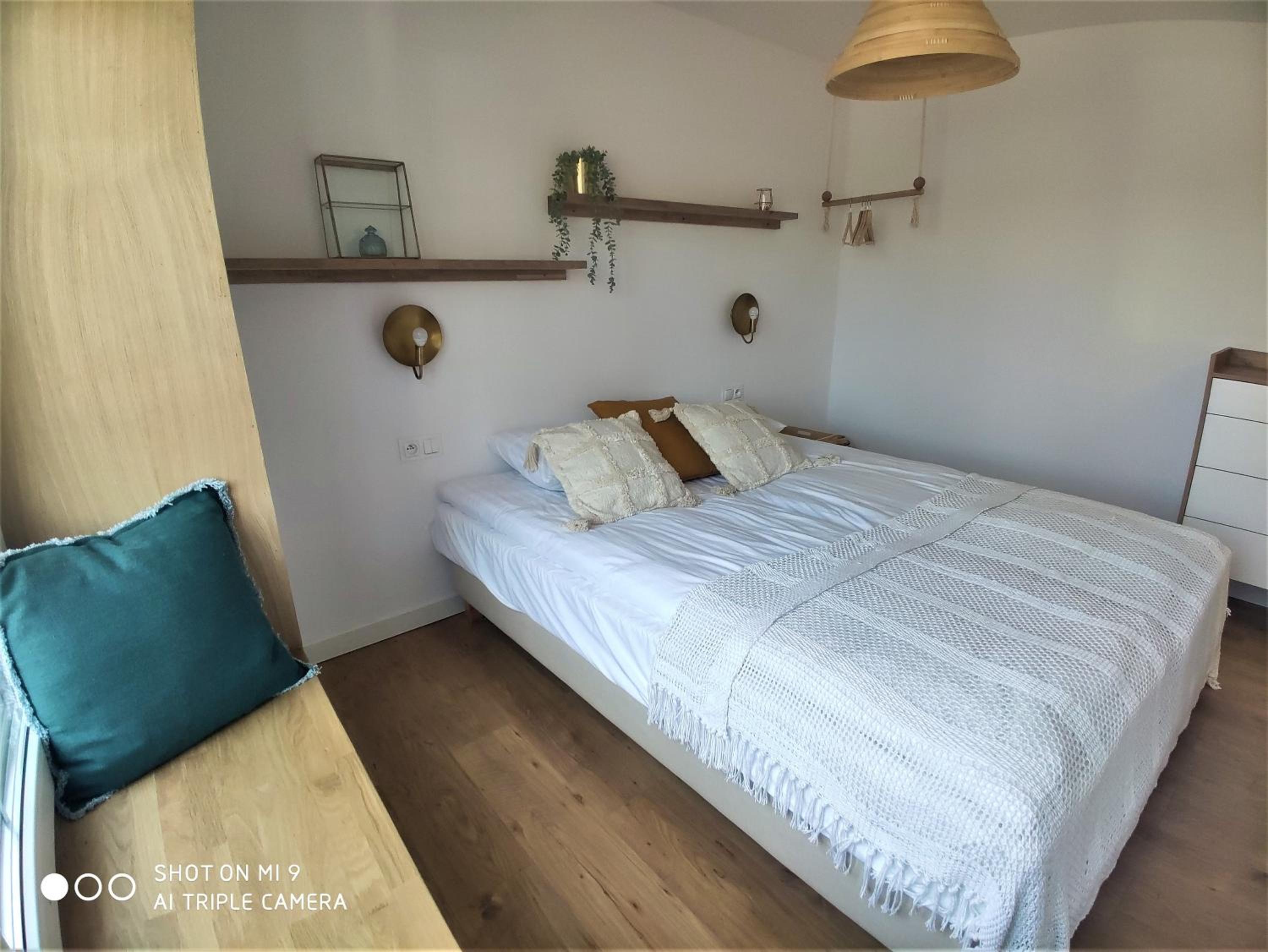 One-Bedroom Apartment - Photo 4