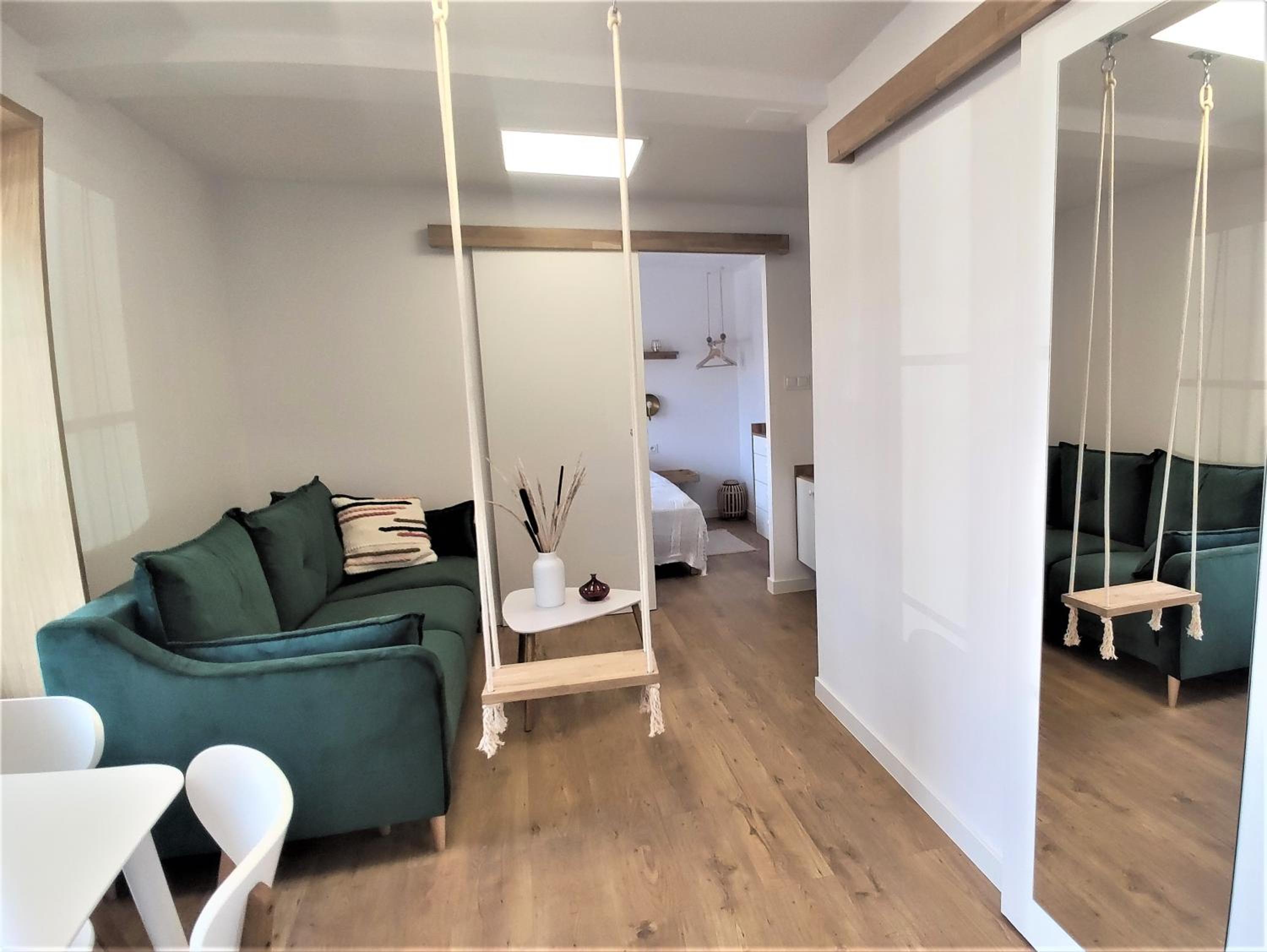 One-Bedroom Apartment - Photo 3