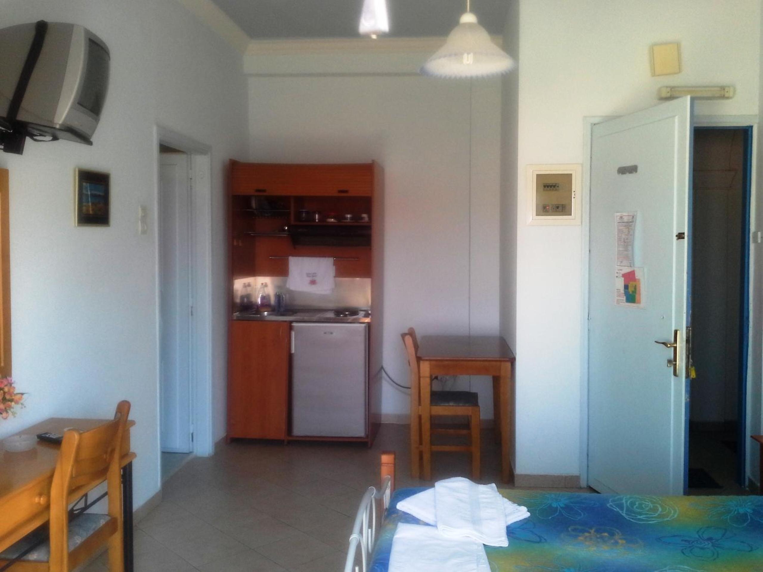 Studio (2 Adults) - Photo 7