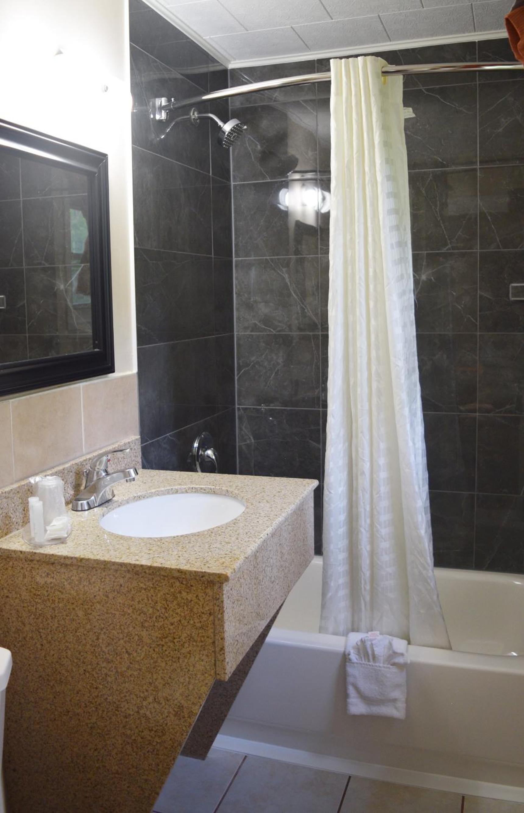 Standard Double Room with Two Double Beds - Photo 5