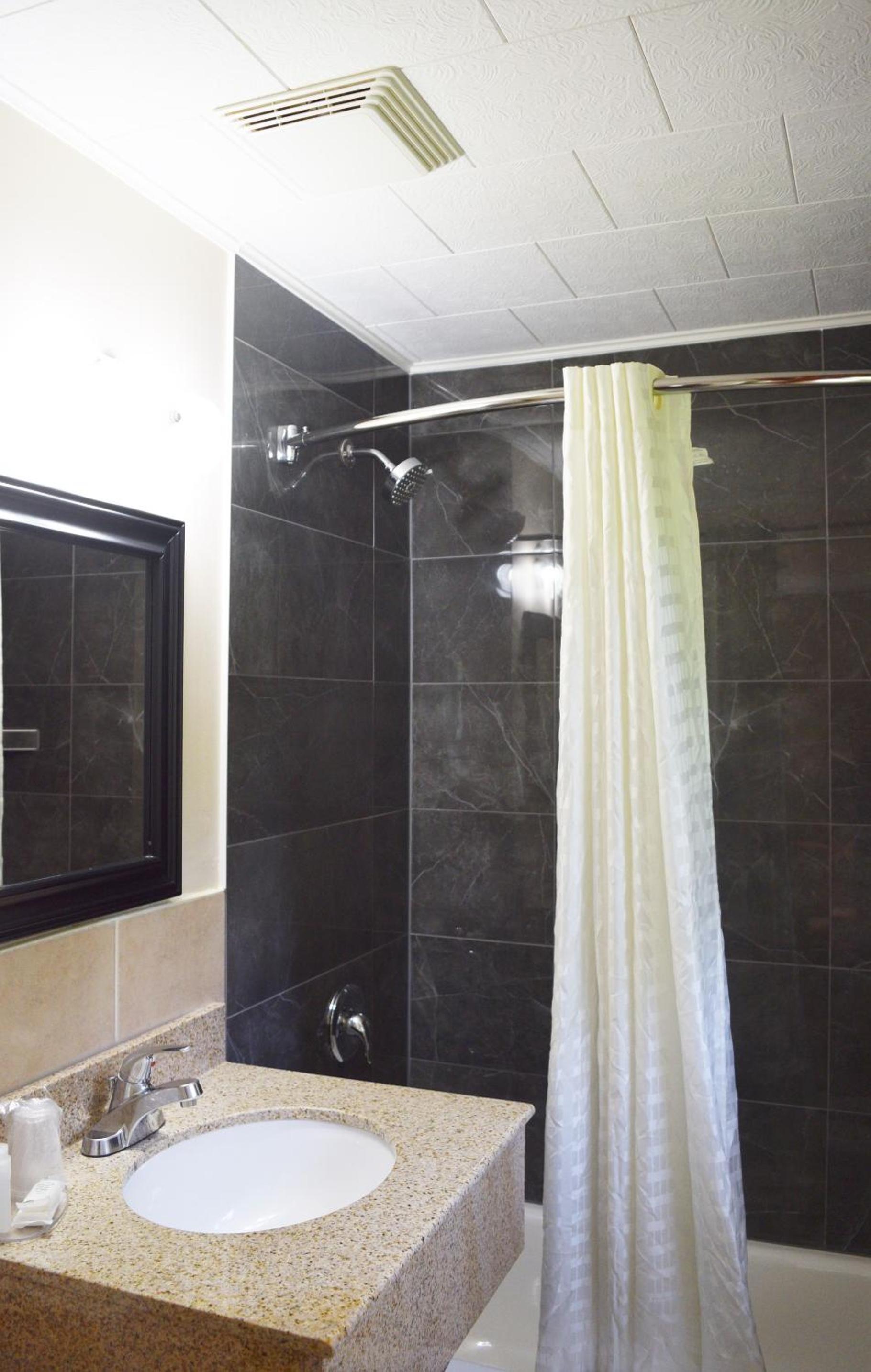 Standard Double Room with Two Double Beds - Photo 4