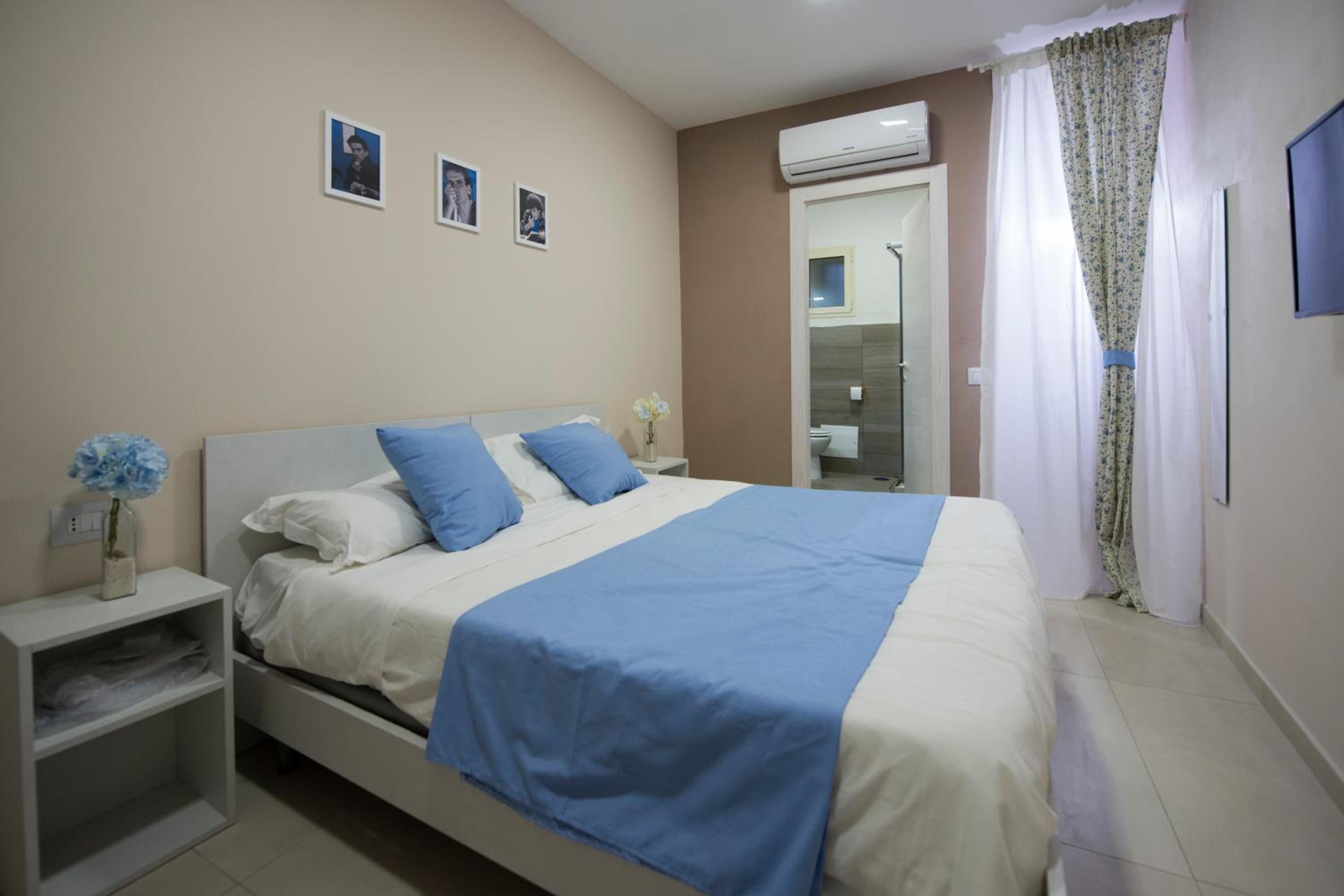 Double or Twin Room with Bathroom