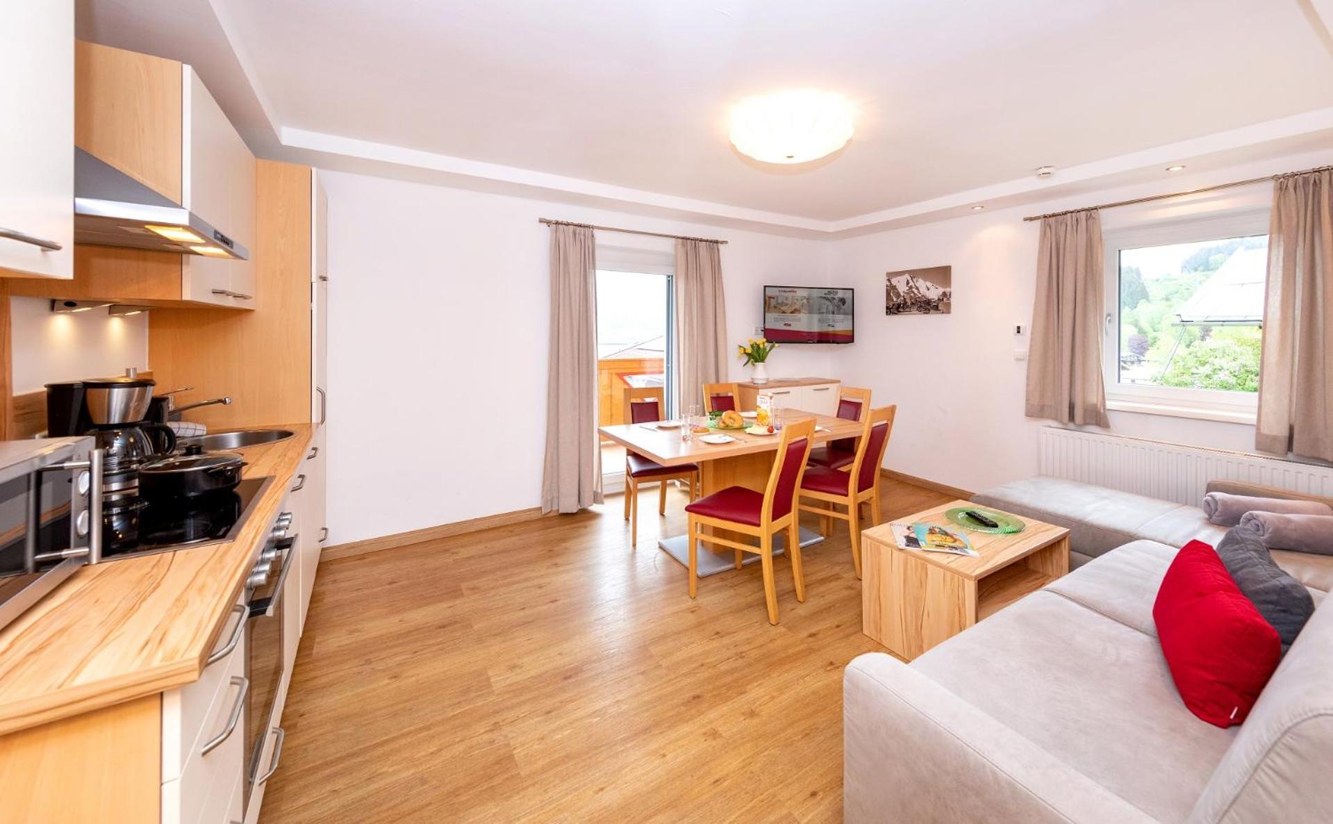 Family Apartment with Balcony photo 3