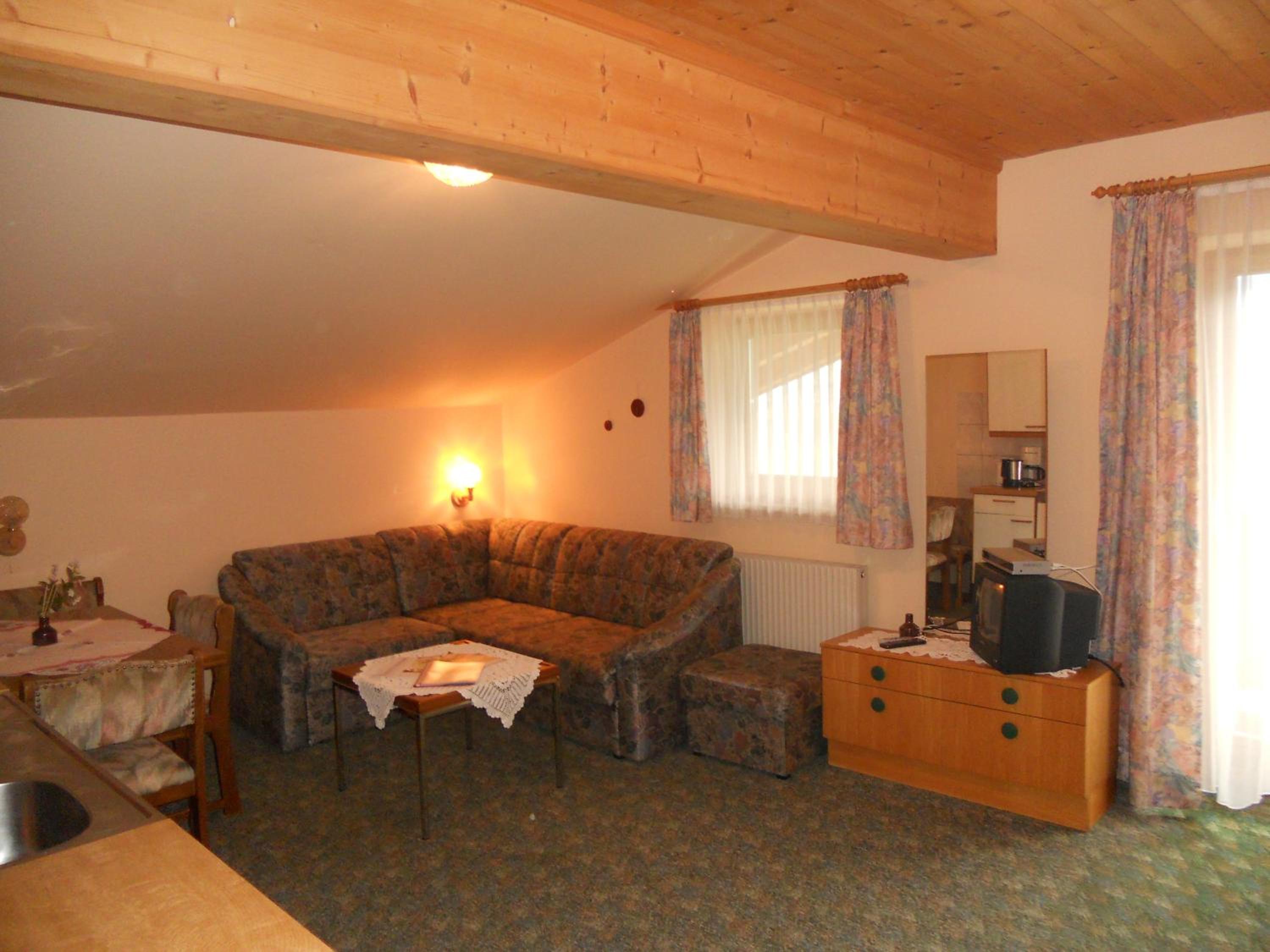 One-Bedroom Apartment with Balcony photo 3