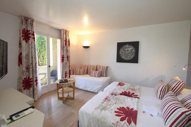 Classic Loggia Twin or Double room - Photo 1