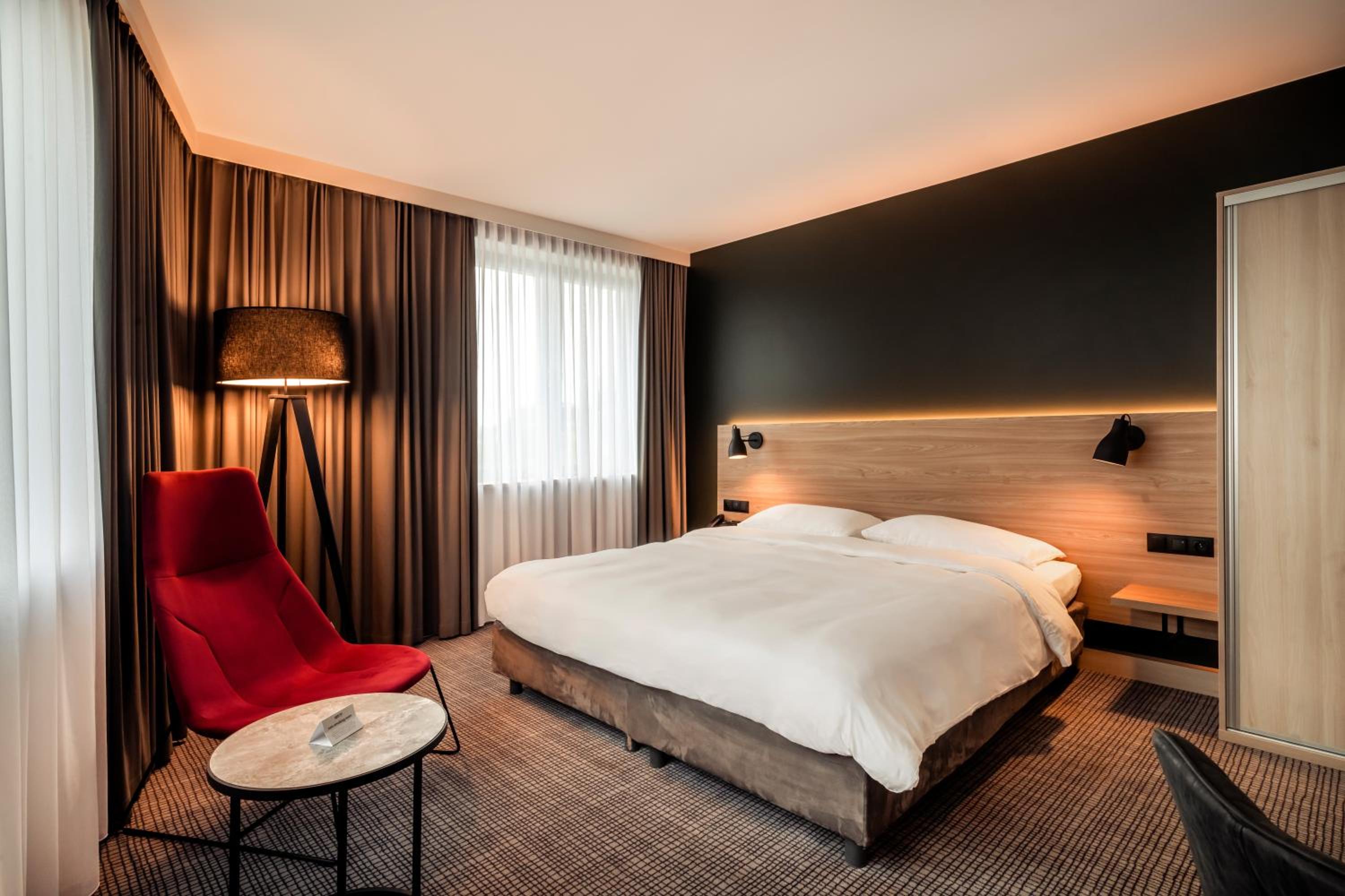 Superior Room with Castle View - Photo 9