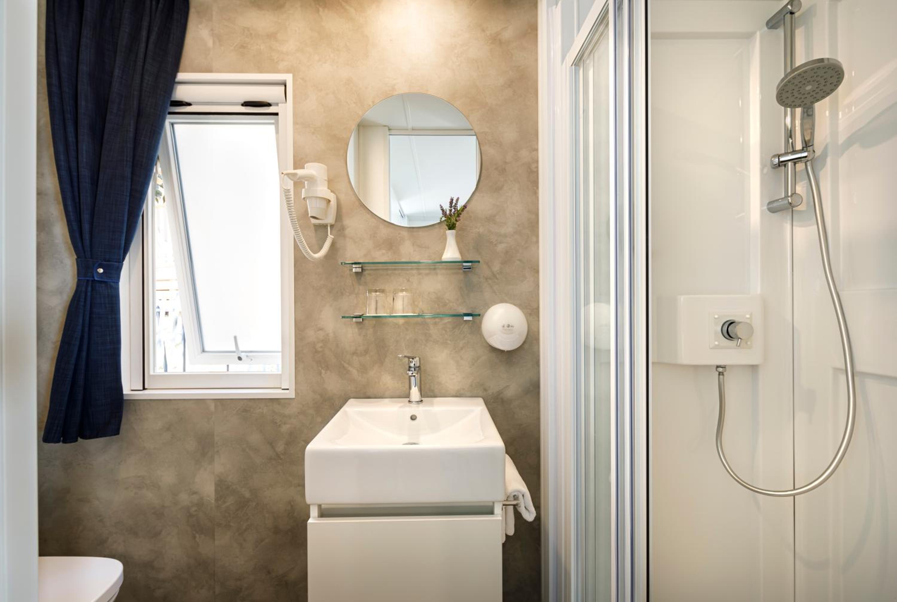Superior Mobile Home - Photo 9
