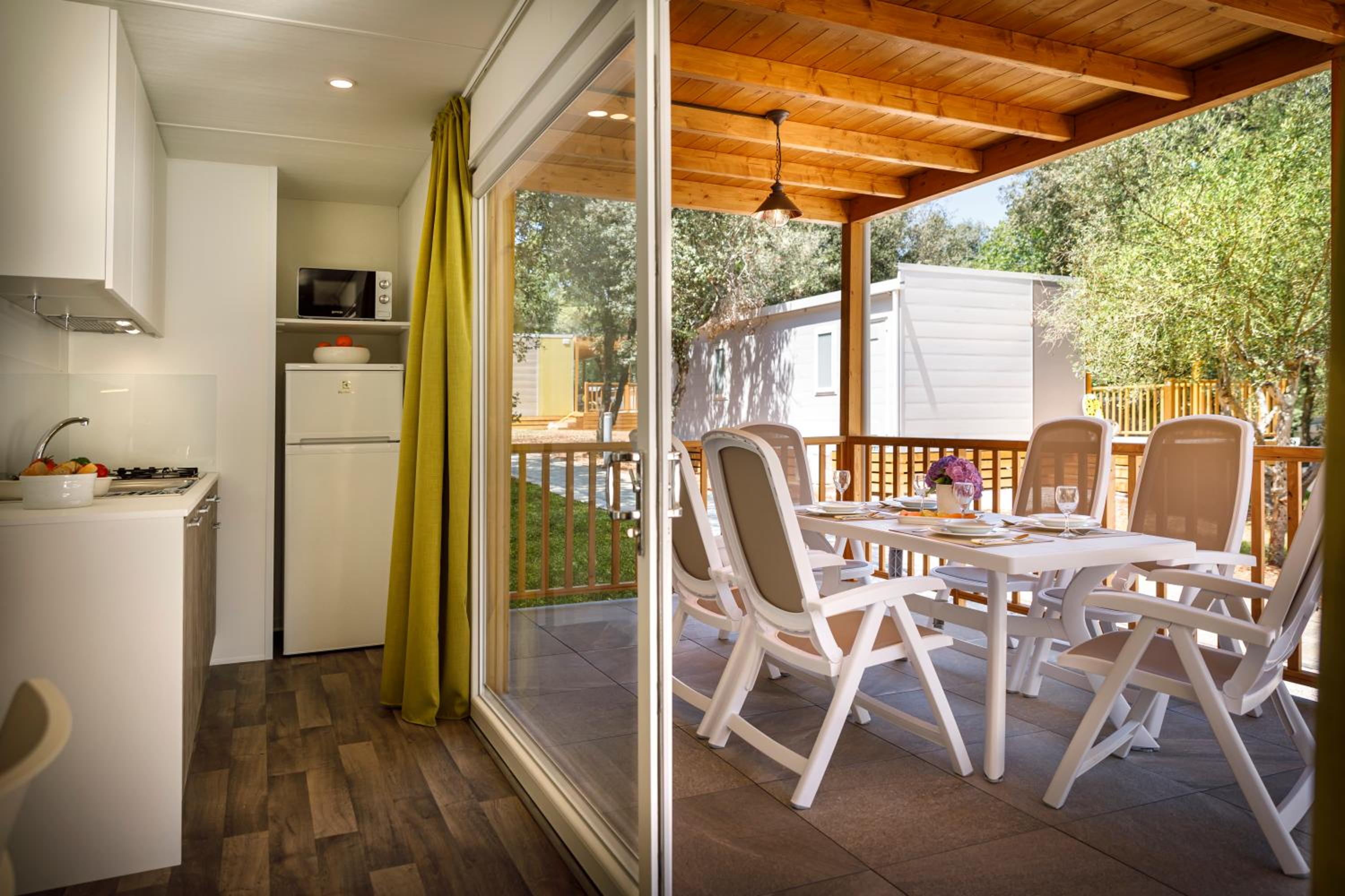 Superior Family Mobile Home - Photo 13