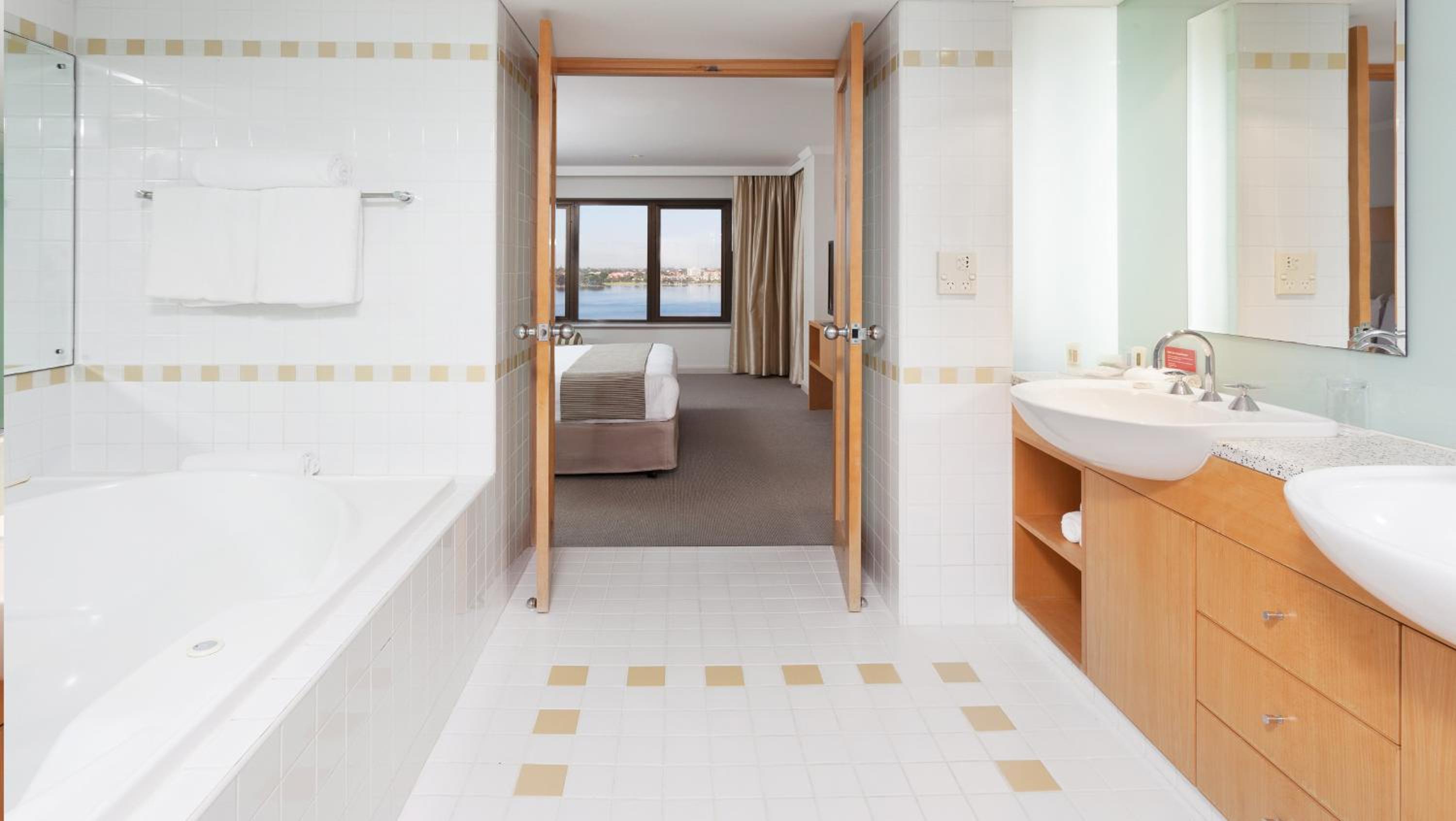 One-Bedroom Suite with River view - Top Floor - Photo 8